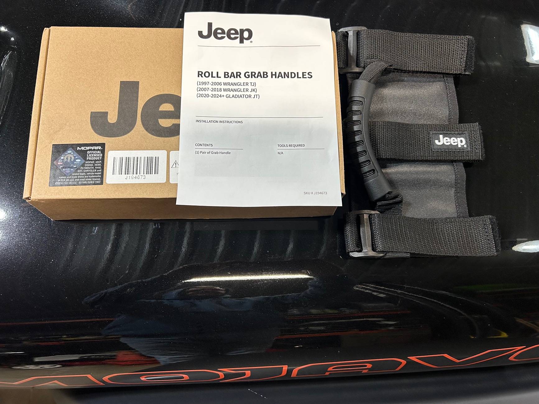 Jeep Gladiator Side-curtain airbags and grab handles IMG_5609
