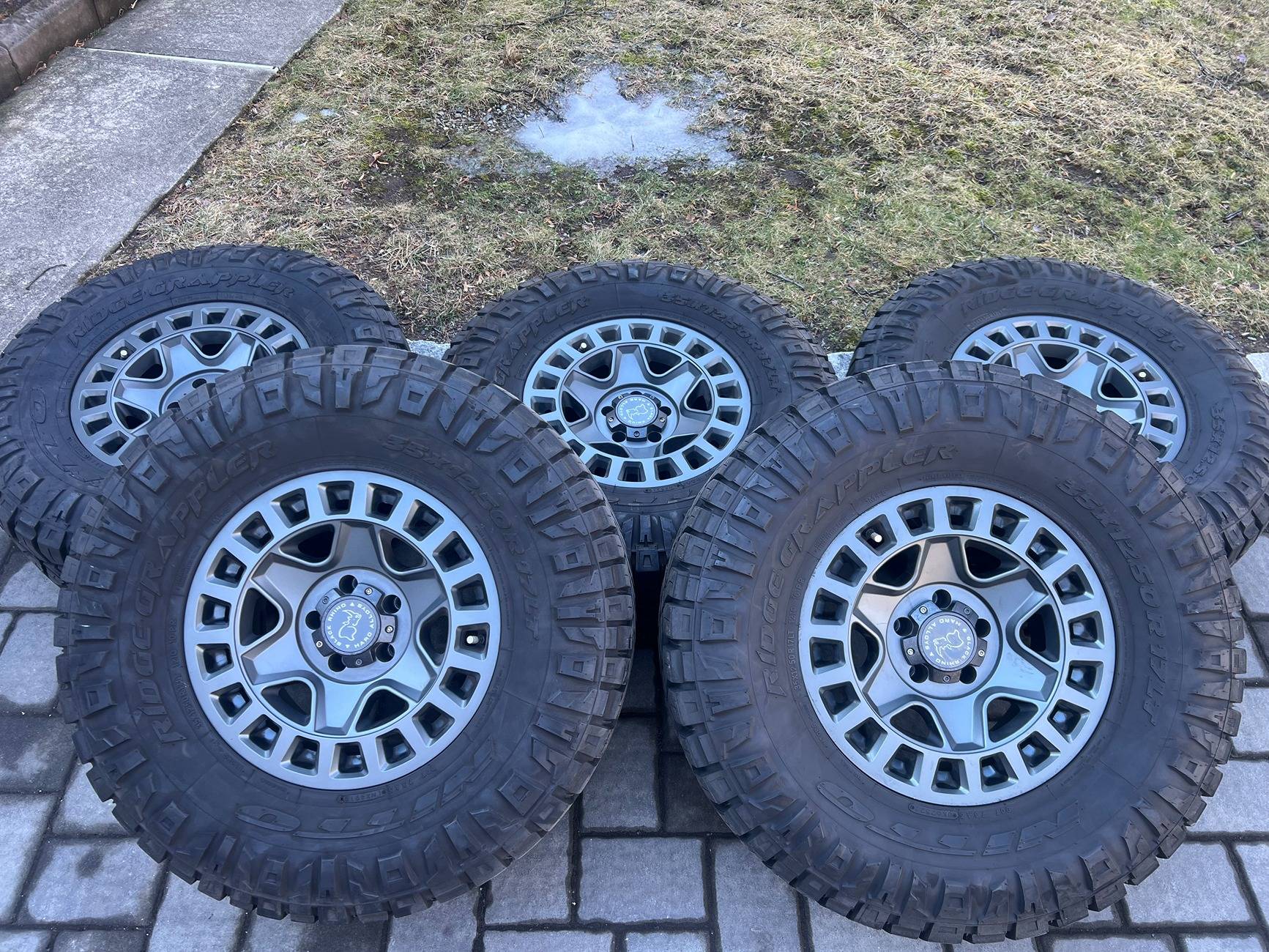 Jeep Gladiator FS: 17" Black Rhino York and 35" x 12.5" Nitto Ridge Grapplers with TPMS (5x) IMG_6574