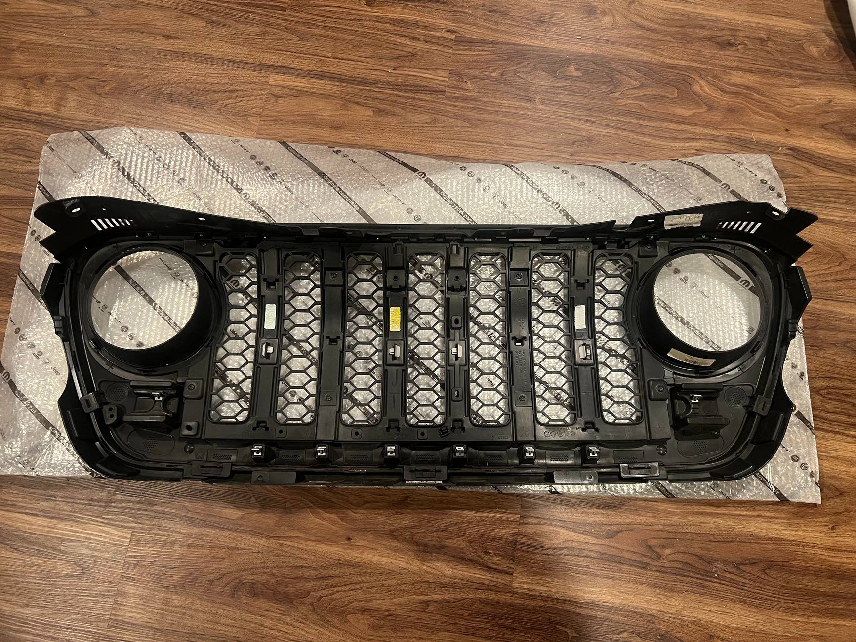 Jeep Gladiator FS: Mopar OEM Matte Black Grill & Rugged Ridge Headlight Guards IMG_6601