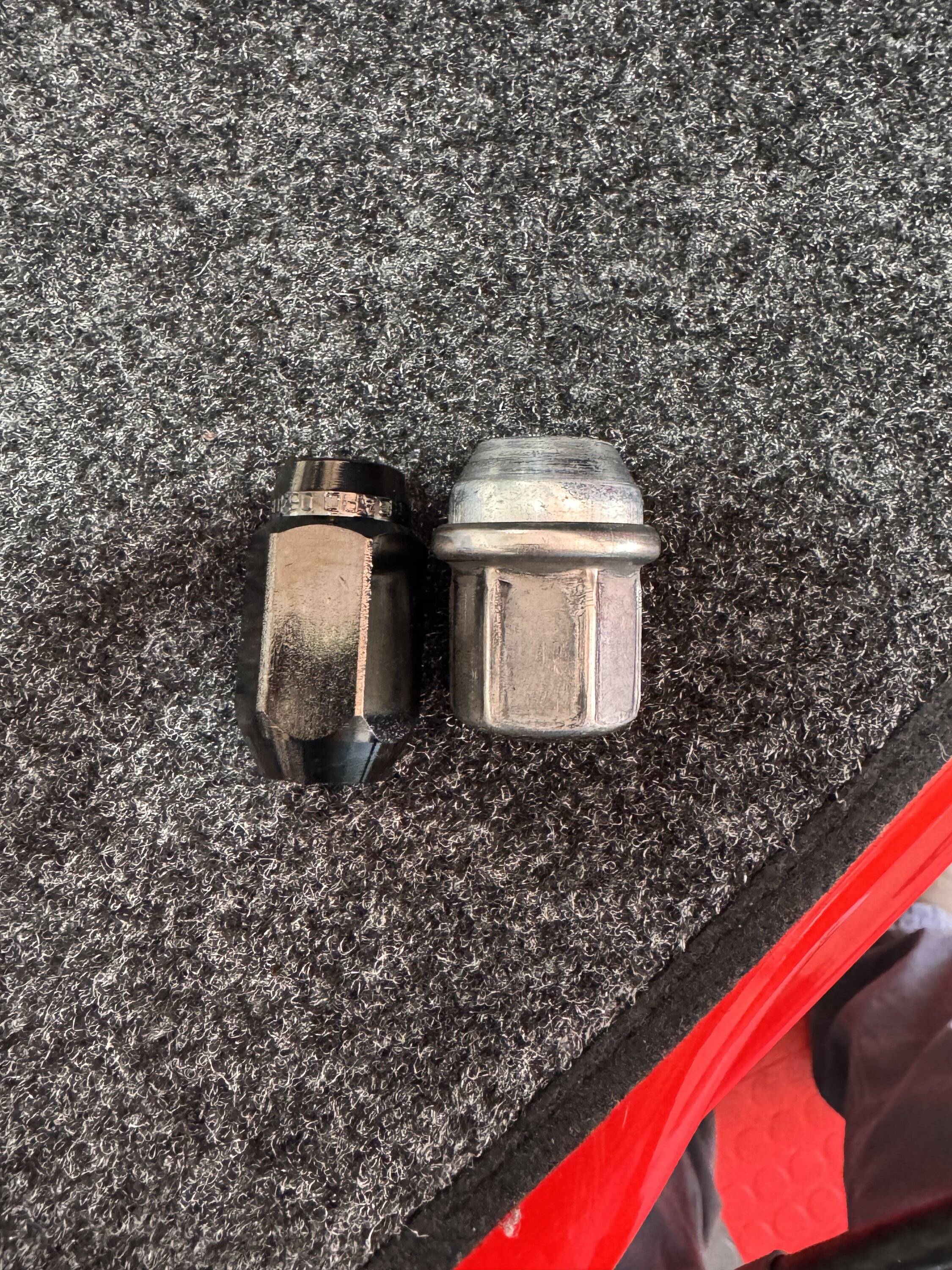 Jeep Gladiator OEM Lug Nuts vs McGard IMG_4965