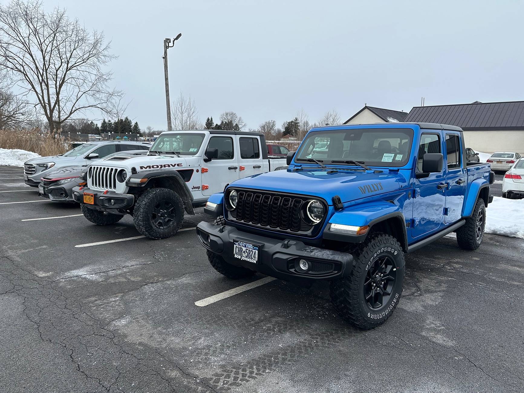 Jeep Gladiator Jeeps Parking Next To Jeeps IMG_2671