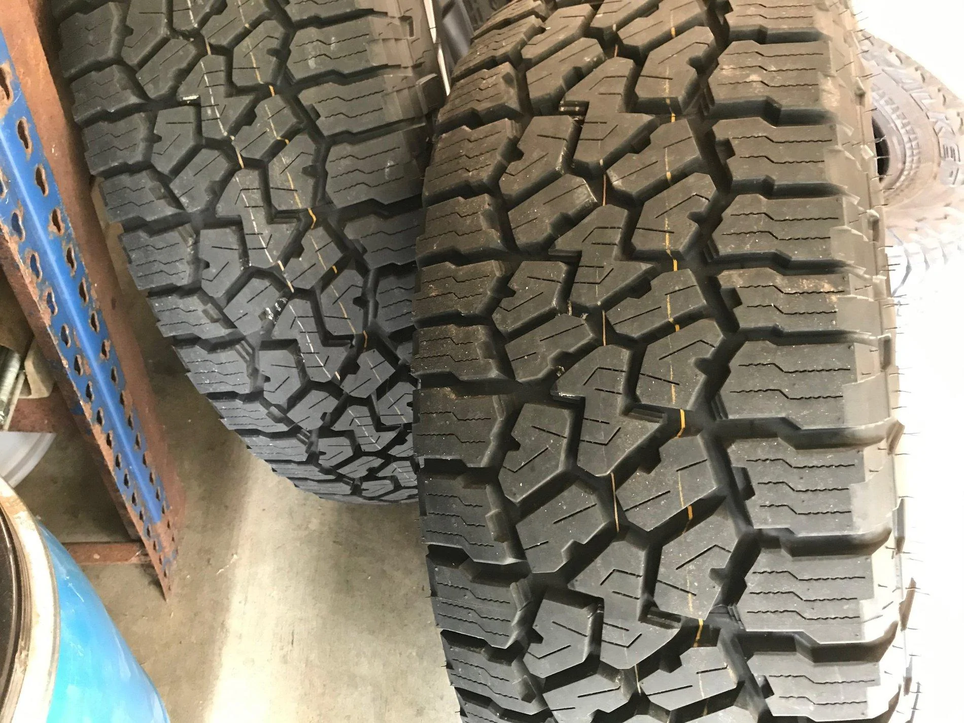 Jeep Gladiator Rubicon Tires and Wheels with TPMS IMG_3996