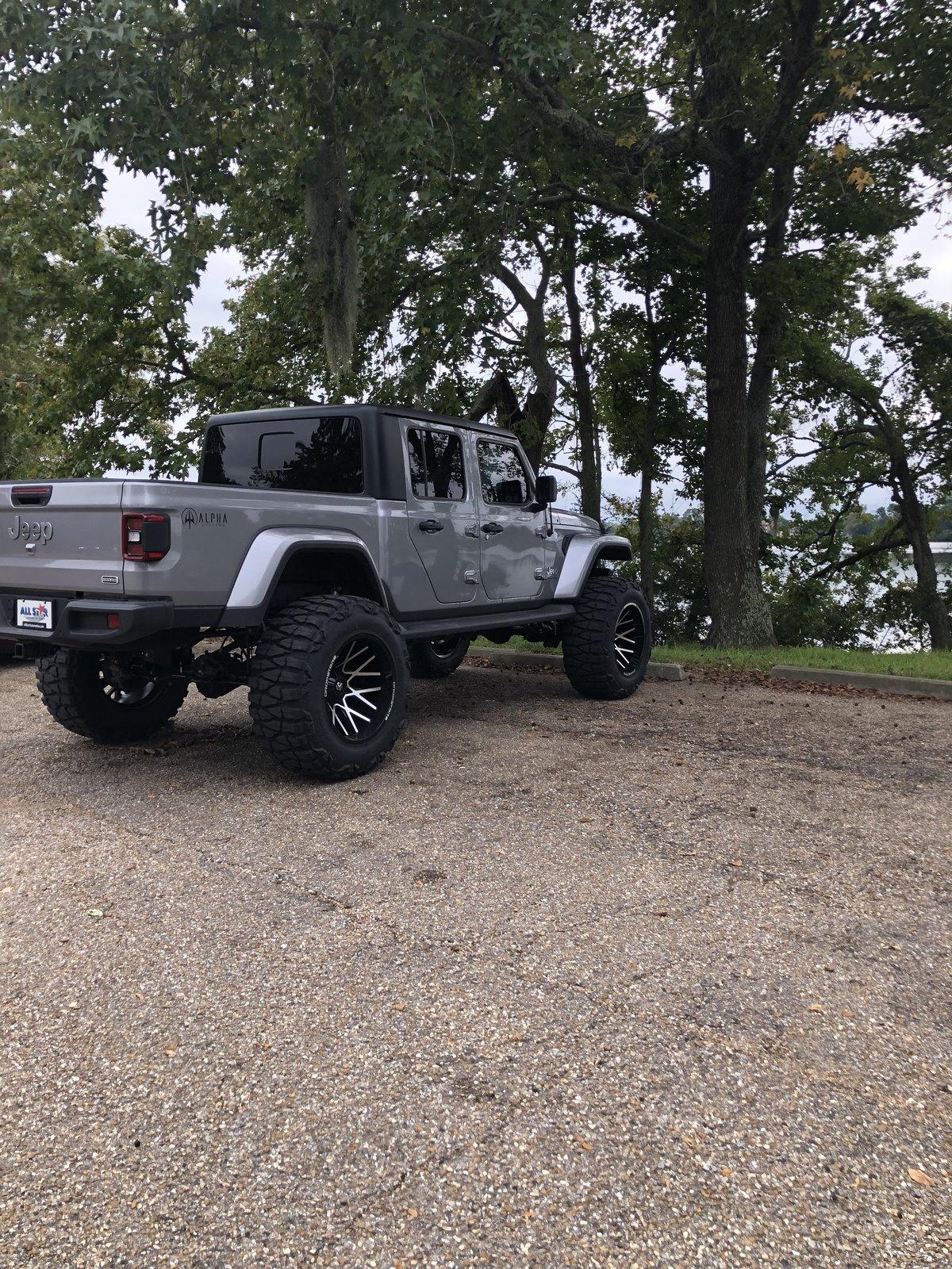 Jeep Gladiator See any Gladiators in the wild? F37A8CDB-104D-4233-88E6-245A4727A128