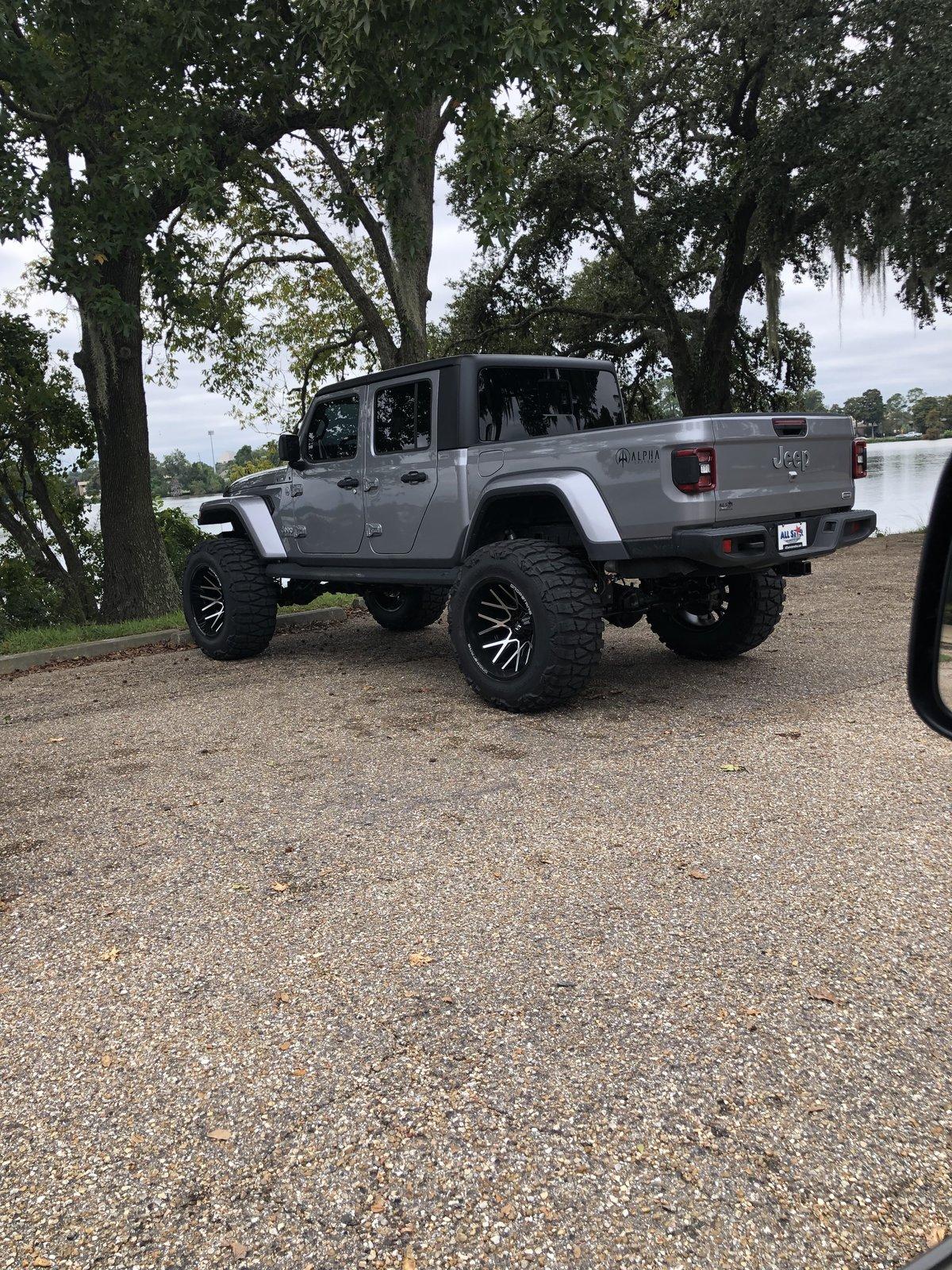Jeep Gladiator See any Gladiators in the wild? FD119539-CE96-44A6-BEFA-1A219B53A51F
