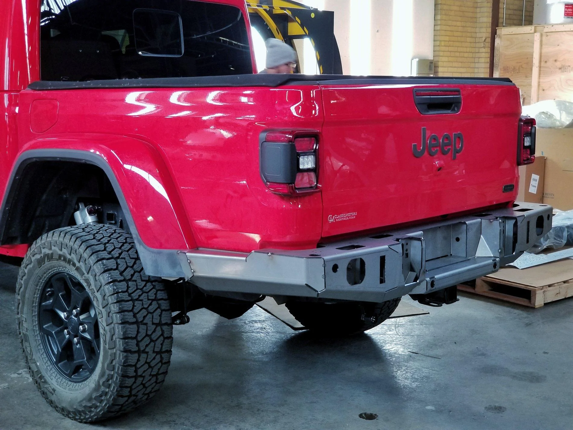 Jeep Gladiator Gauging popular style for two bumper variants 20191028_105000-01