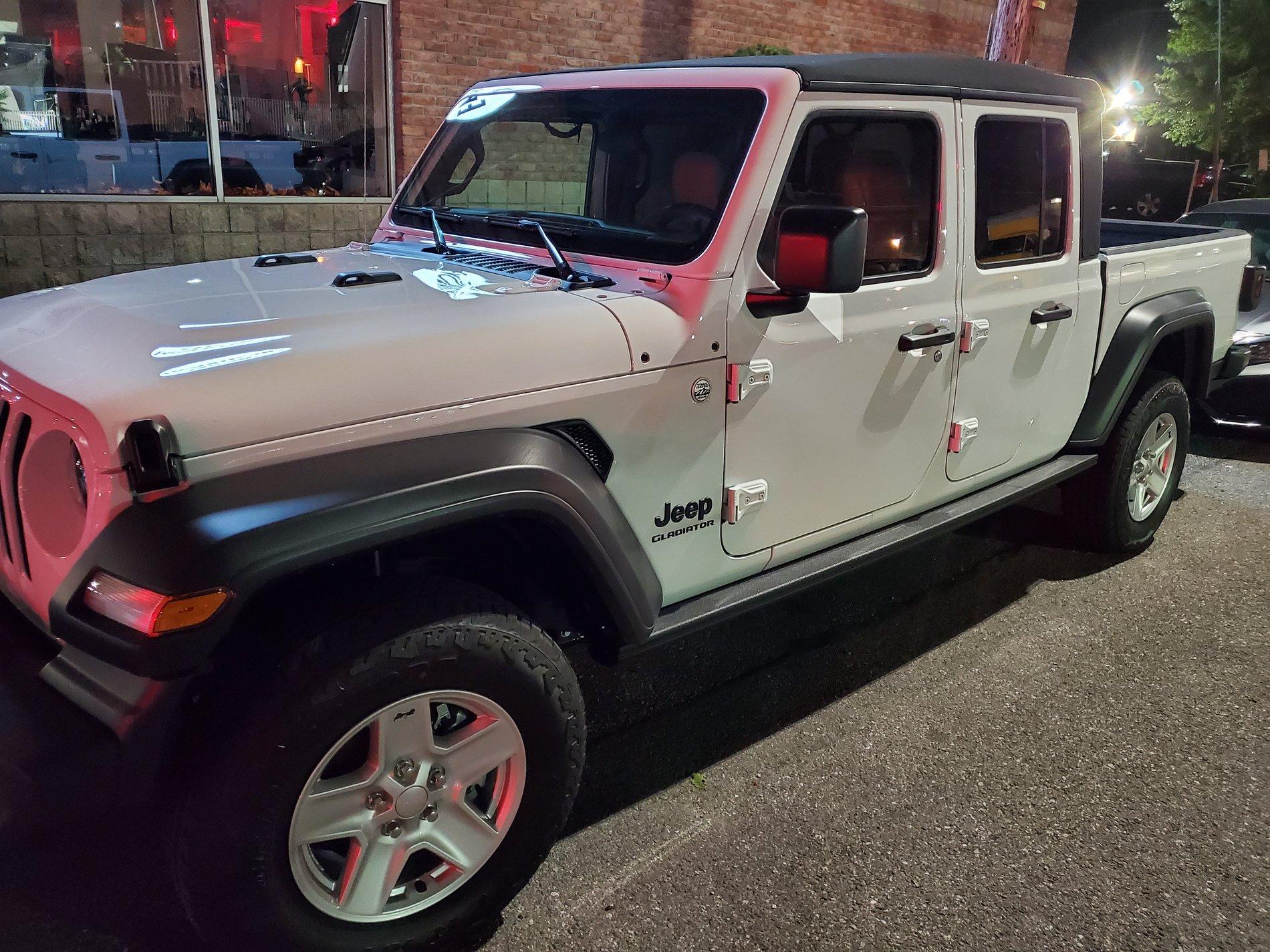 Jeep Gladiator Took Delivery of Your JT? Sign in Here! 20191017_203201