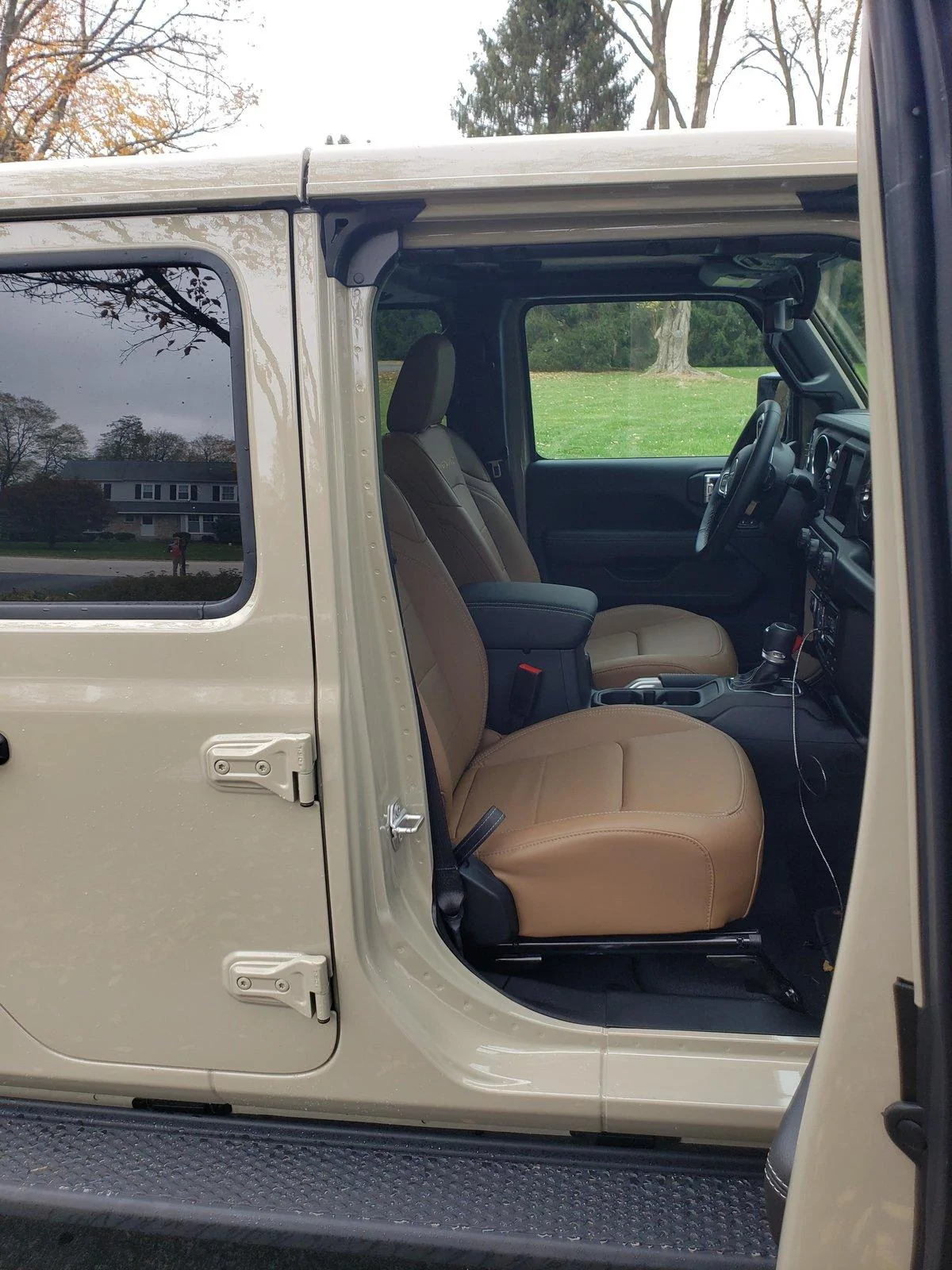 Jeep Gladiator Hey, Saddle Leather Owners . . . 20191029_145313