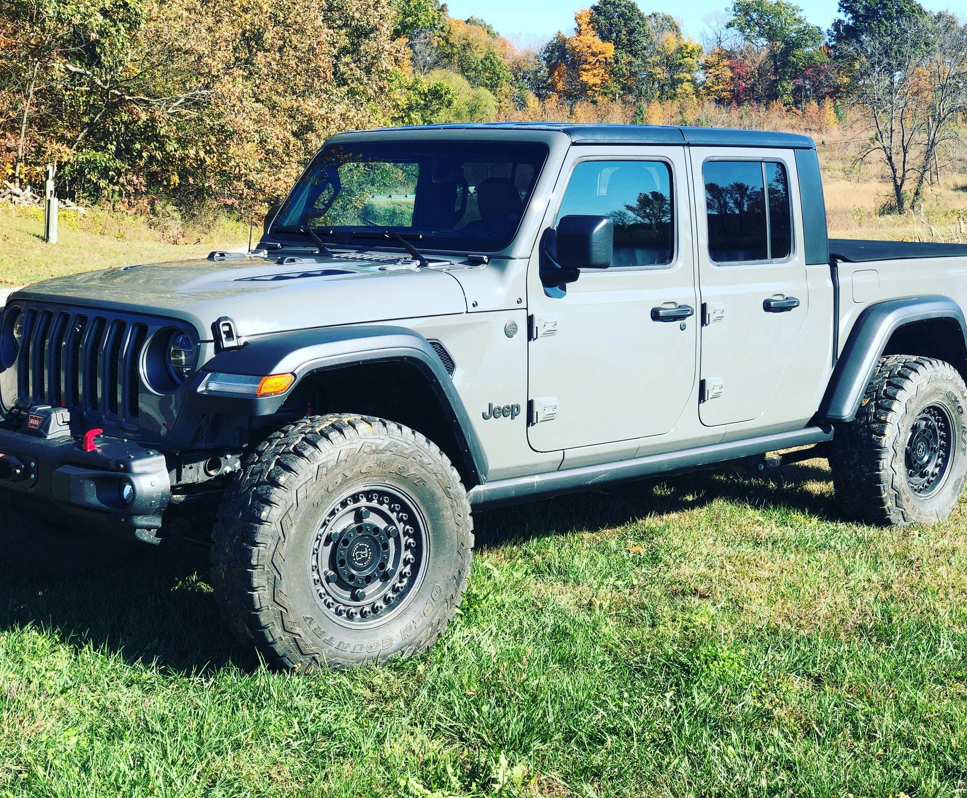 Jeep Gladiator STING GRAY Gladiator JT Club 15861B5E-5CF5-4CF4-850B-8CCAEBD17EF8