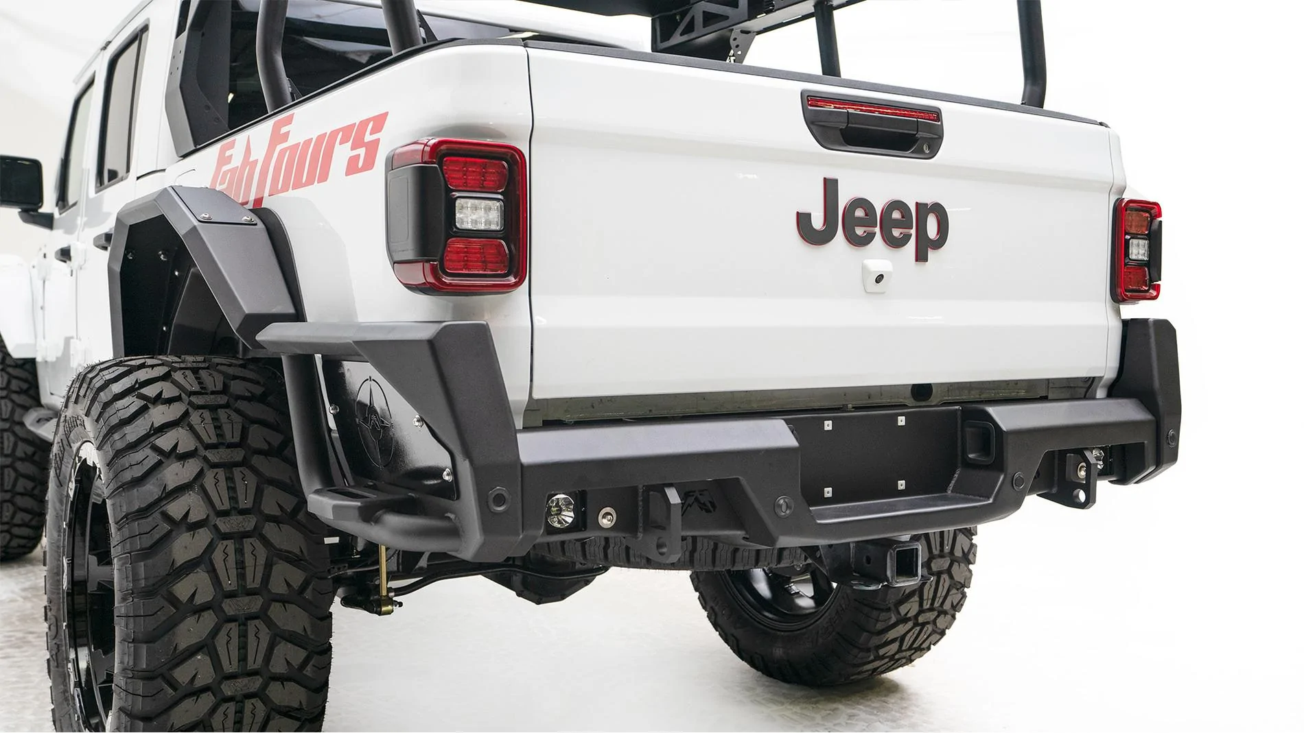 Jeep Gladiator Rubicon/LE rear bumper Vs Fab Four bumper JT20-Y1950_v3_
