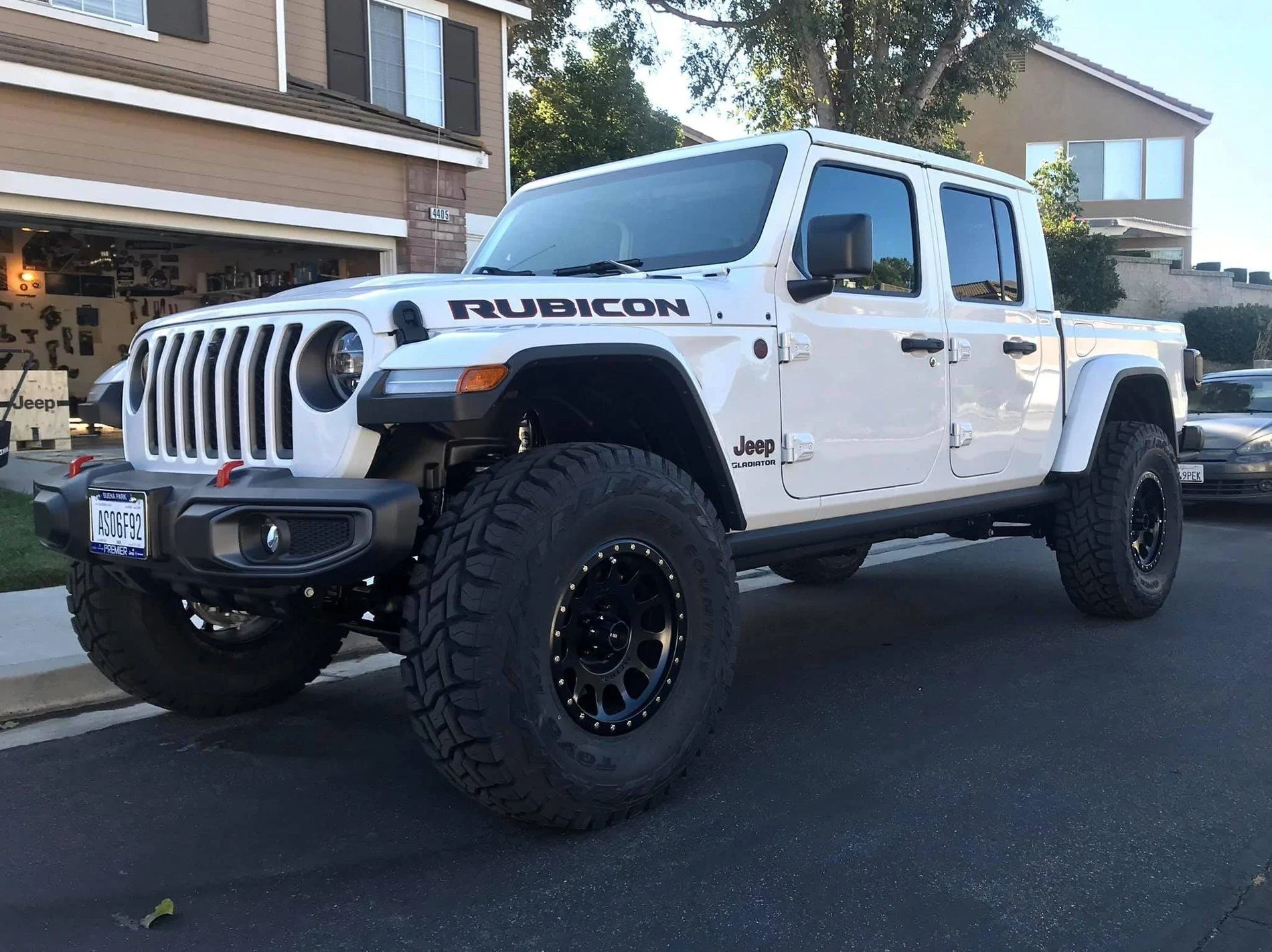 Jeep Gladiator BRIGHT WHITE Gladiator JT Club BA946ADB-EB94-43DB-A742-2DC10F55973C