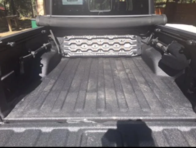 Jeep Gladiator GRANITE CRYSTAL JT Gladiator Club 4DE47CFB-53BC-41F6-A4C3-6CC1C34287D3
