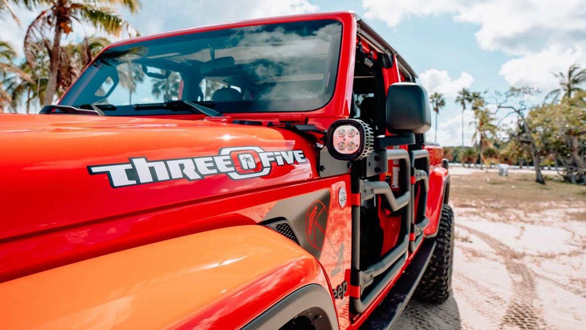 Jeep Gladiator Three O Five (305) Edition Jeep Gladiator and Wrangler Announced at Miami Auto Show jeep-gladiator-wrangler-305-edition-0