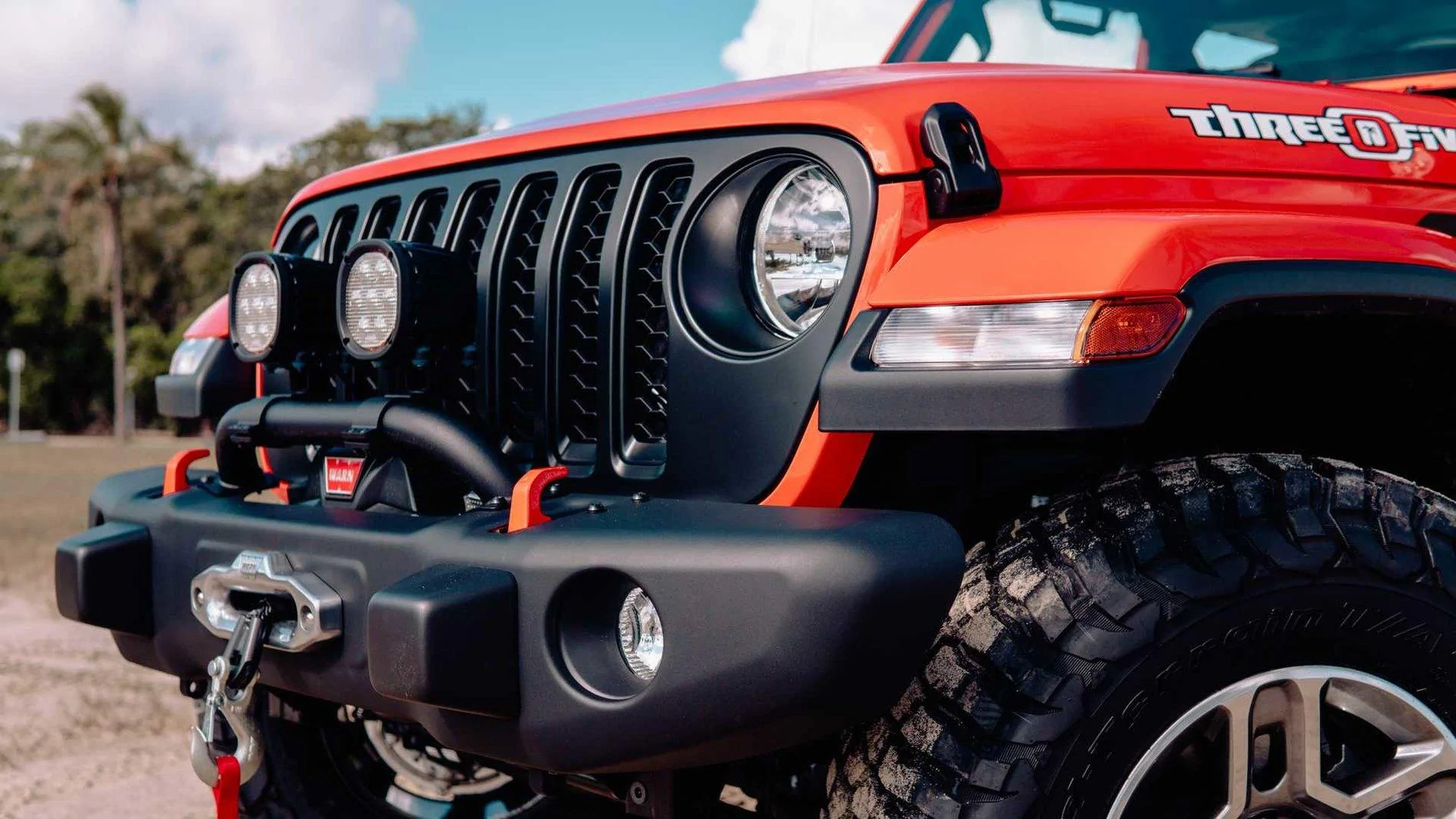 Jeep Gladiator Three O Five (305) Edition Jeep Gladiator and Wrangler Announced at Miami Auto Show jeep-gladiator-wrangler-305-edition-10