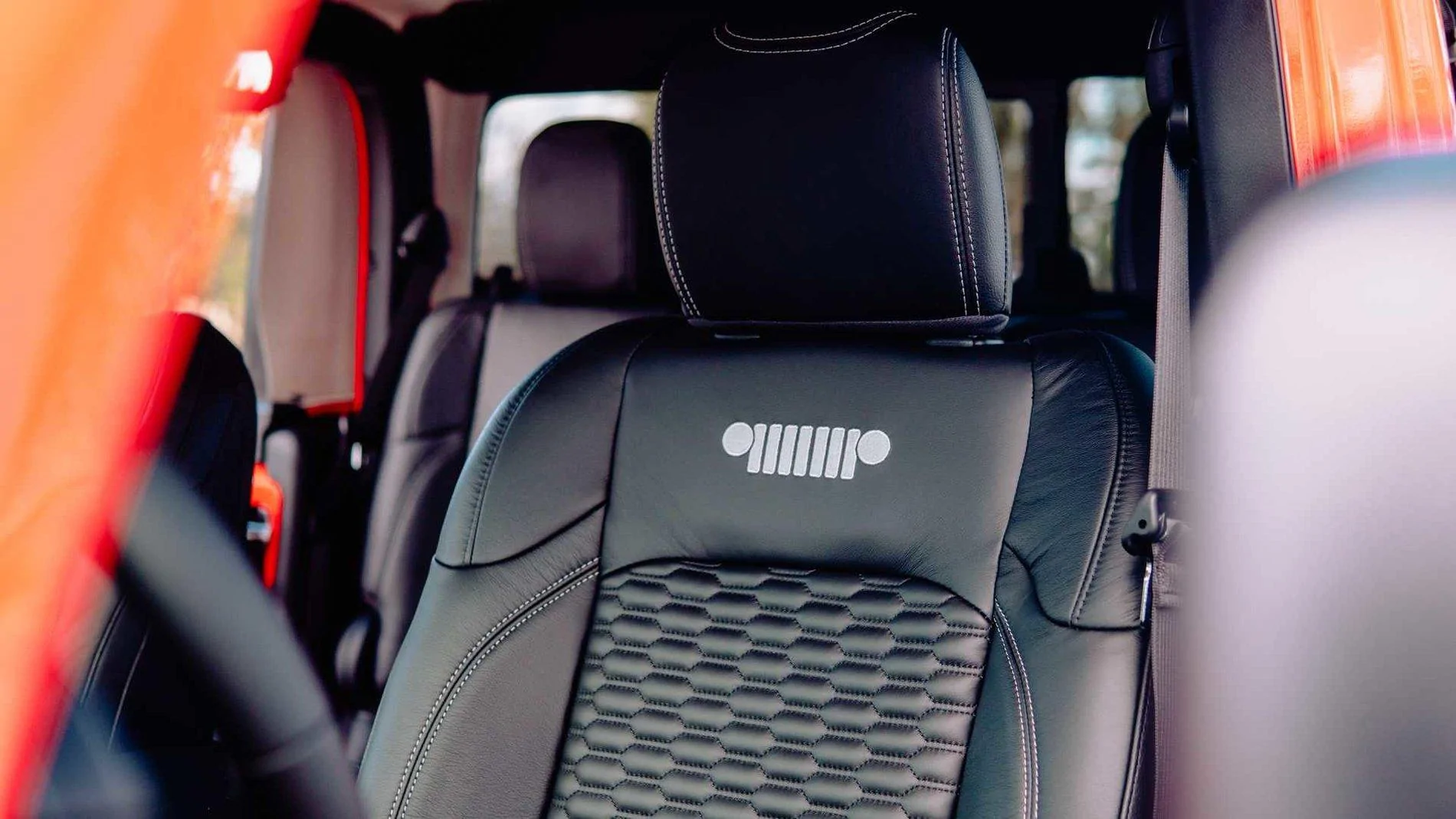 Jeep Gladiator Three O Five (305) Edition Jeep Gladiator and Wrangler Announced at Miami Auto Show jeep-gladiator-wrangler-305-edition-12