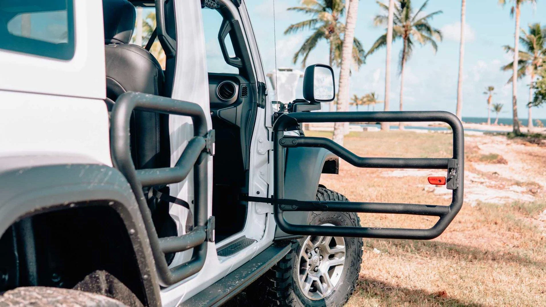 Jeep Gladiator Three O Five (305) Edition Jeep Gladiator and Wrangler Announced at Miami Auto Show jeep-gladiator-wrangler-305-edition-14