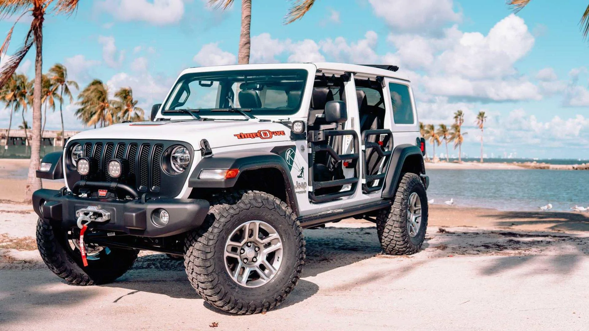 Jeep Gladiator Three O Five (305) Edition Jeep Gladiator and Wrangler Announced at Miami Auto Show jeep-gladiator-wrangler-305-edition-19