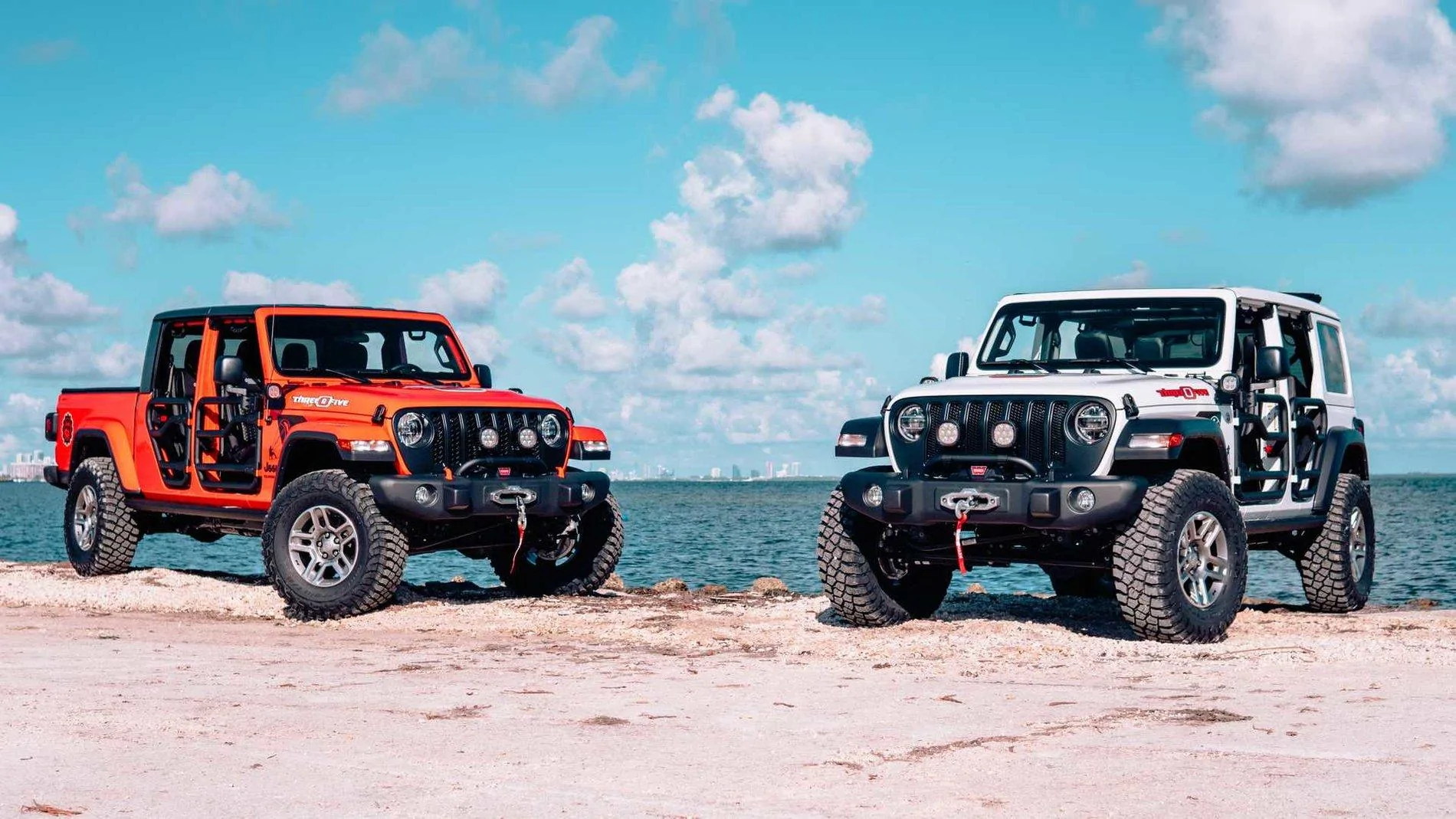 Jeep Gladiator Three O Five (305) Edition Jeep Gladiator and Wrangler Announced at Miami Auto Show jeep-gladiator-wrangler-305-edition-24
