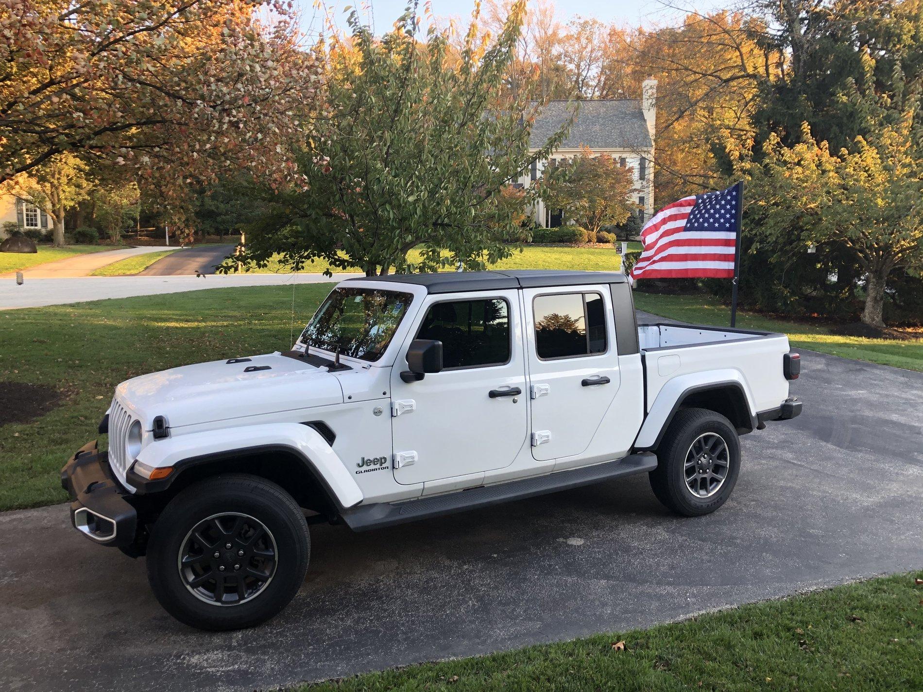 Jeep Gladiator Flag on trailer hitch F9F7A367-232F-44C2-B101-D572392D3DC5