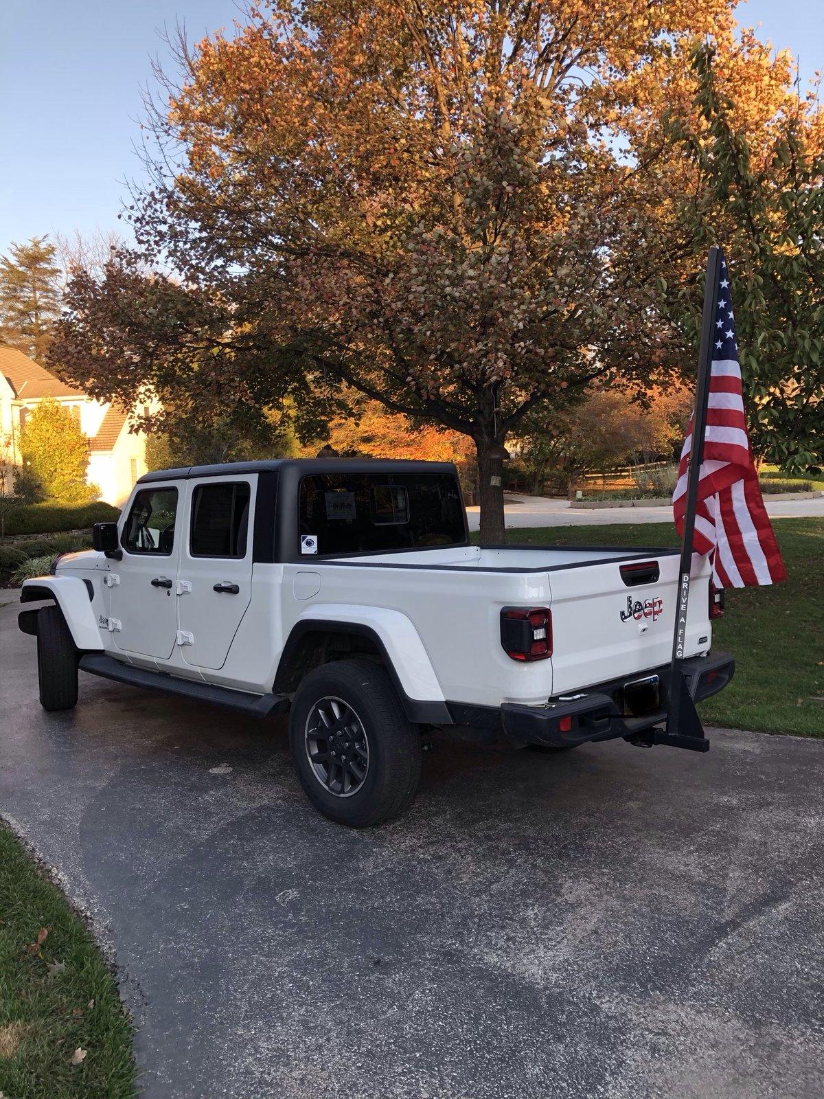 Jeep Gladiator Flag on trailer hitch E2EDCB6D-5BB8-4BBE-AB2D-1F18CEEC7CBE
