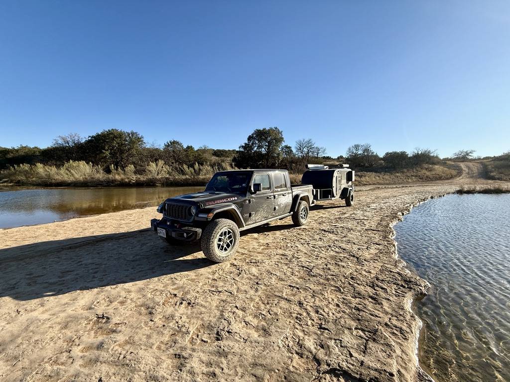 Jeep Gladiator Travel trailer / Camper Rigs 397AB296-ECB6-49A2-8985-7156274EA85B_1_105_c