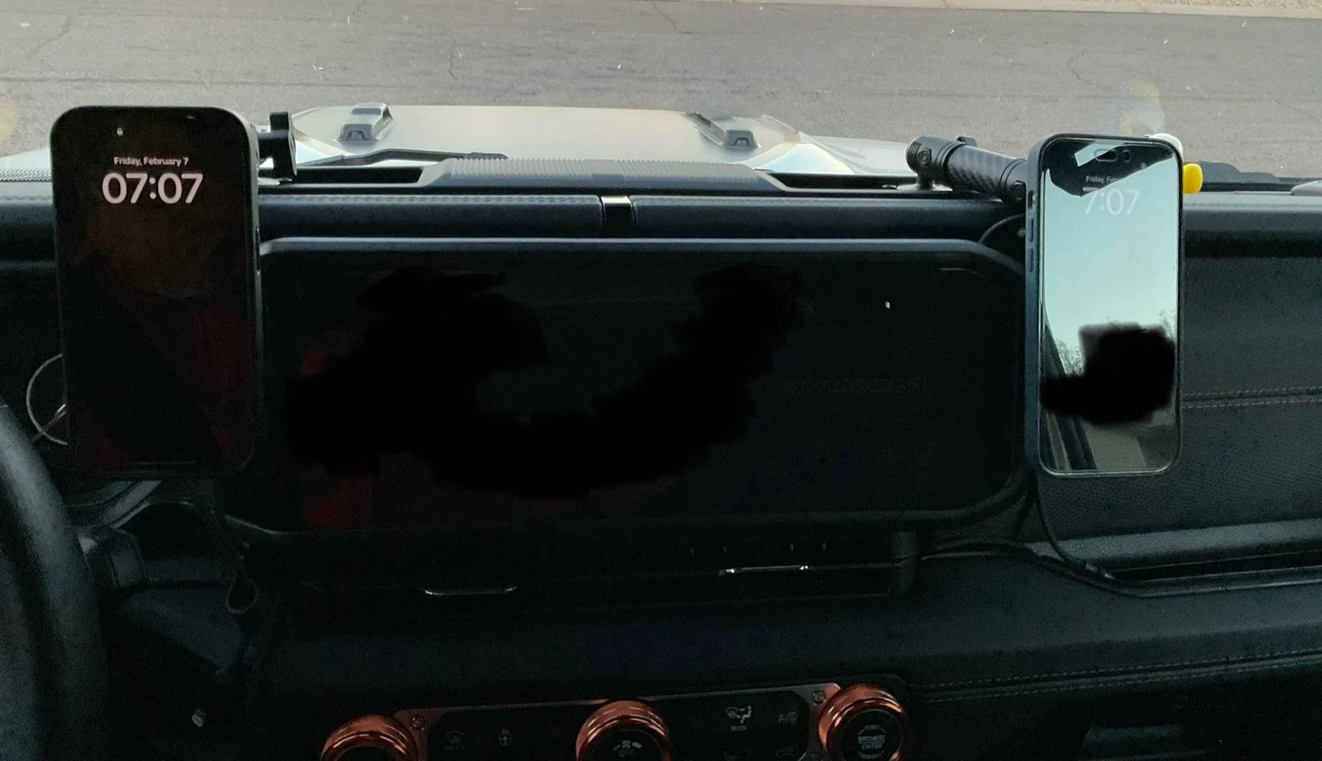 Jeep Gladiator Bulletpoint phone mount - driver vs passenger side IMG_0910
