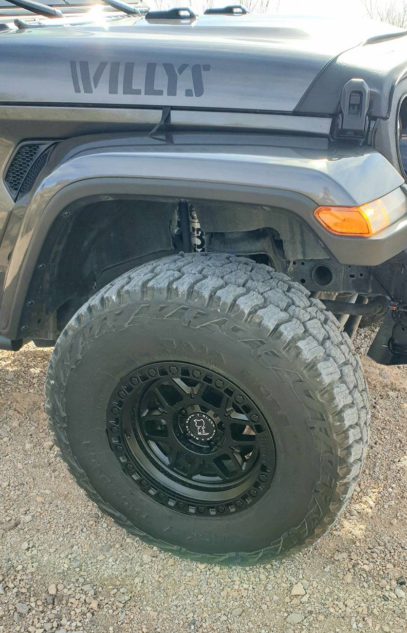 Jeep Gladiator Lets see all those Gladiators with lifts and bigger tires! 20250207_190815