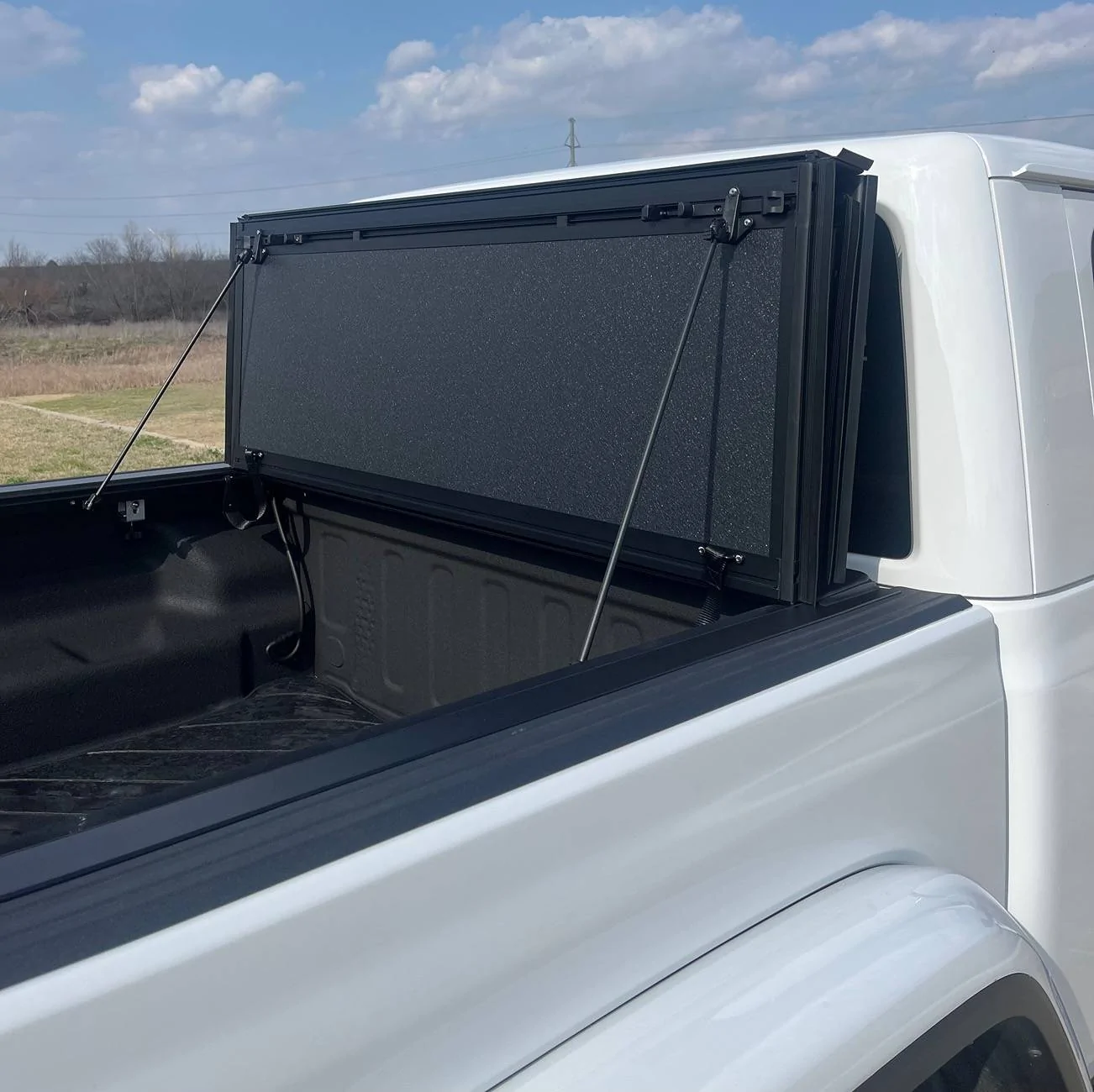 Jeep Gladiator RC Tri Fold Flip Up IMG_7666
