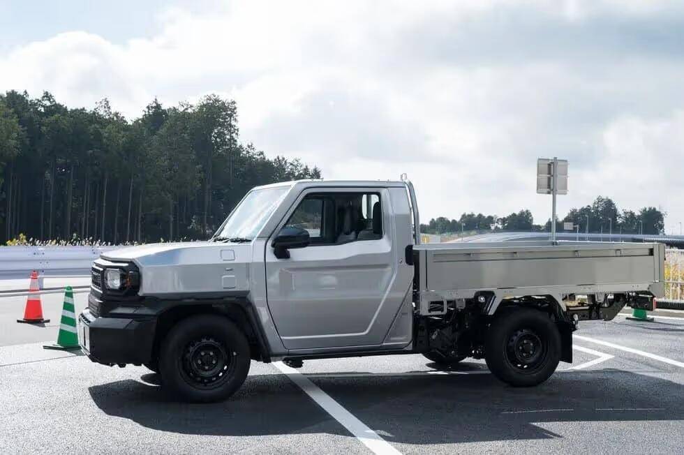 Jeep Gladiator If you were in Jeep Management, what changes would you make to the Gladiator? 1739105183800-c0