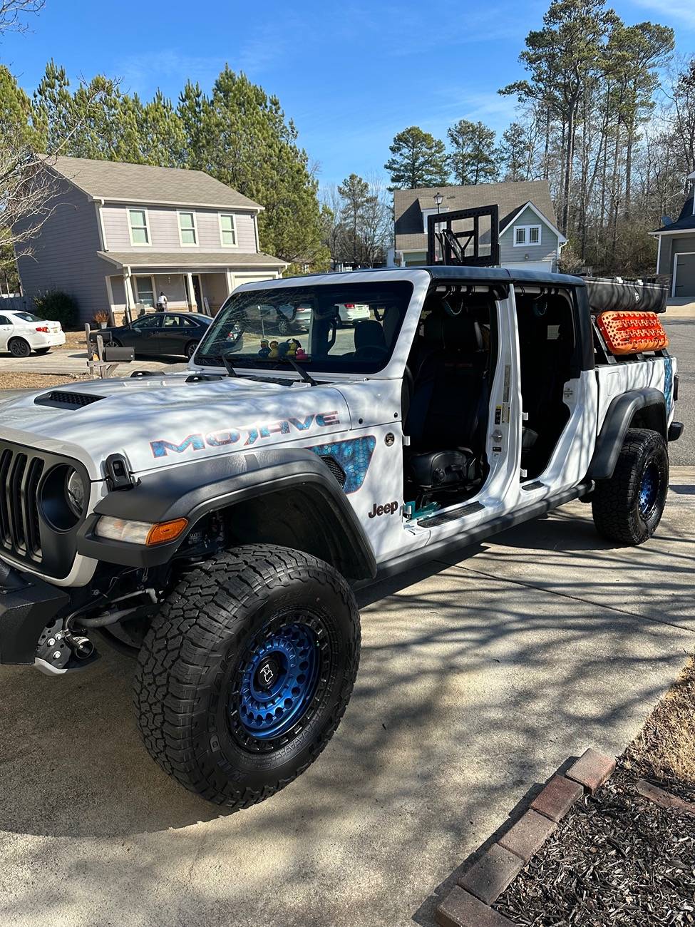 Jeep Gladiator Camper shell wedge vs clamshell with annex IMG_6954