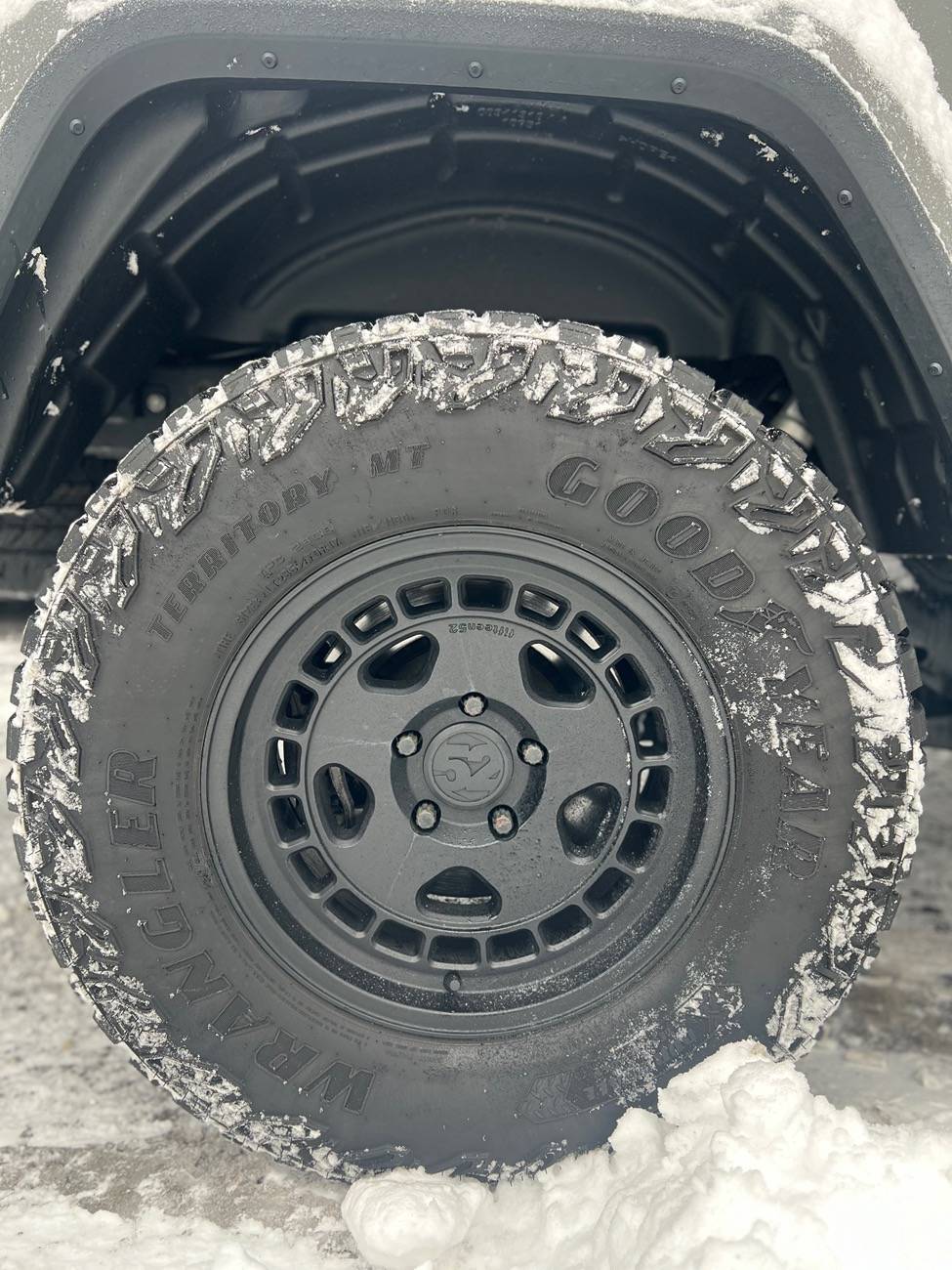Jeep Gladiator Fifteen52 Turbomacs & Tires IMG_7595