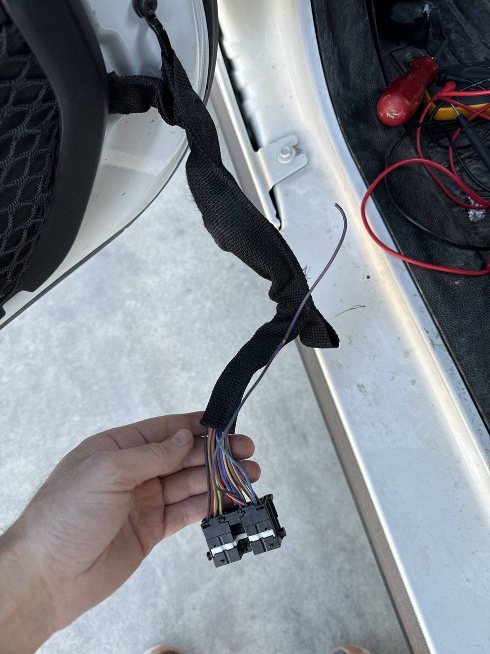Jeep Gladiator Driver door lock buttons not working image