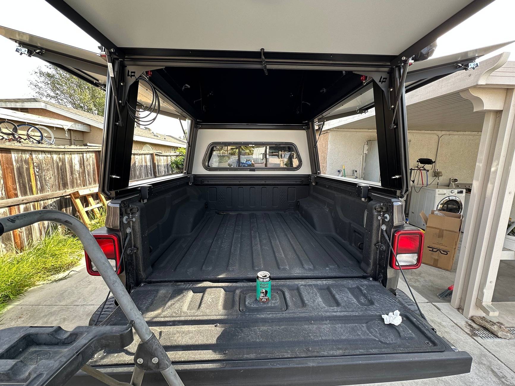 Jeep Gladiator Camper shell wedge vs clamshell with annex IMG_5339