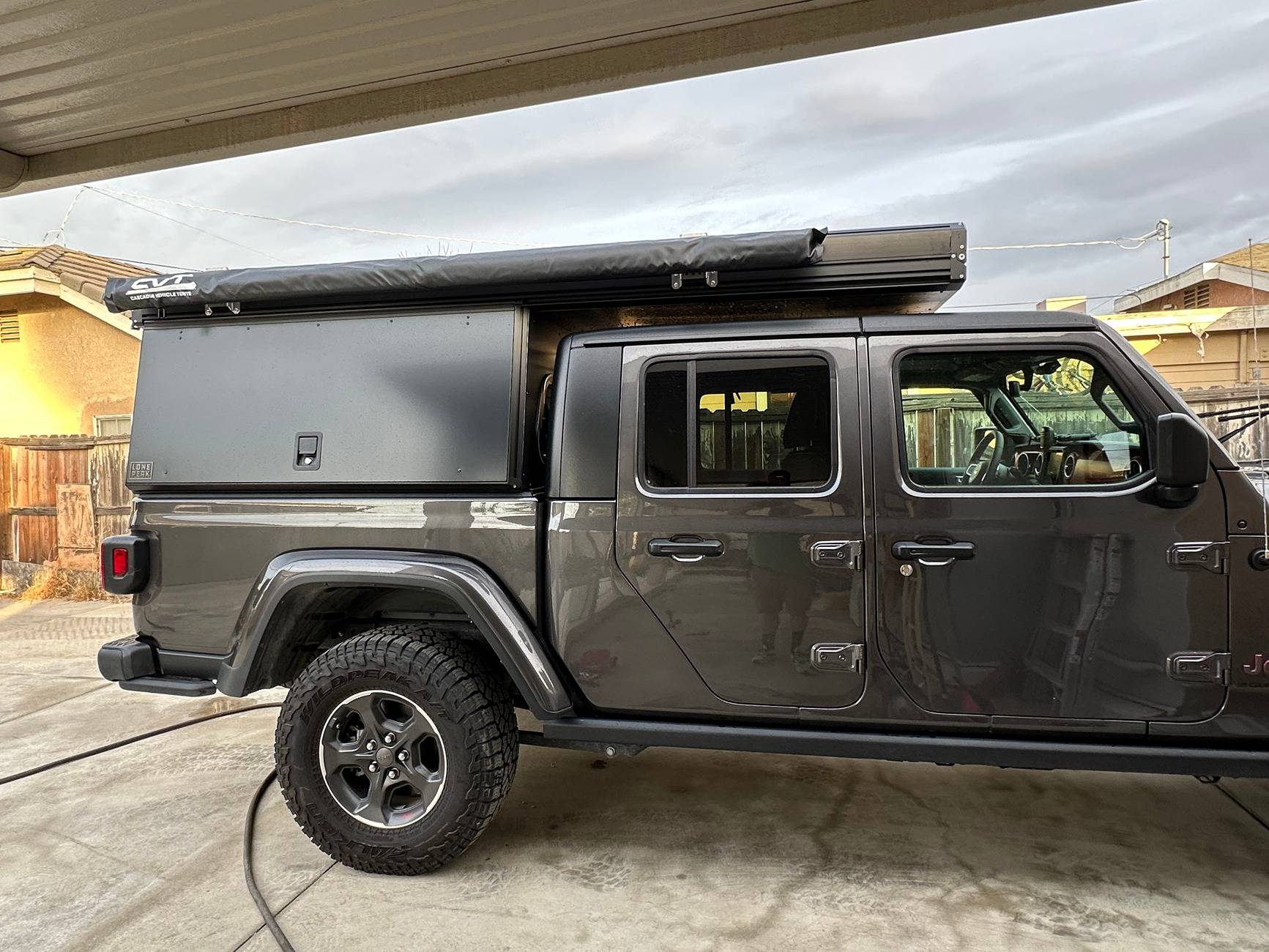 Jeep Gladiator Camper shell wedge vs clamshell with annex IMG_5321
