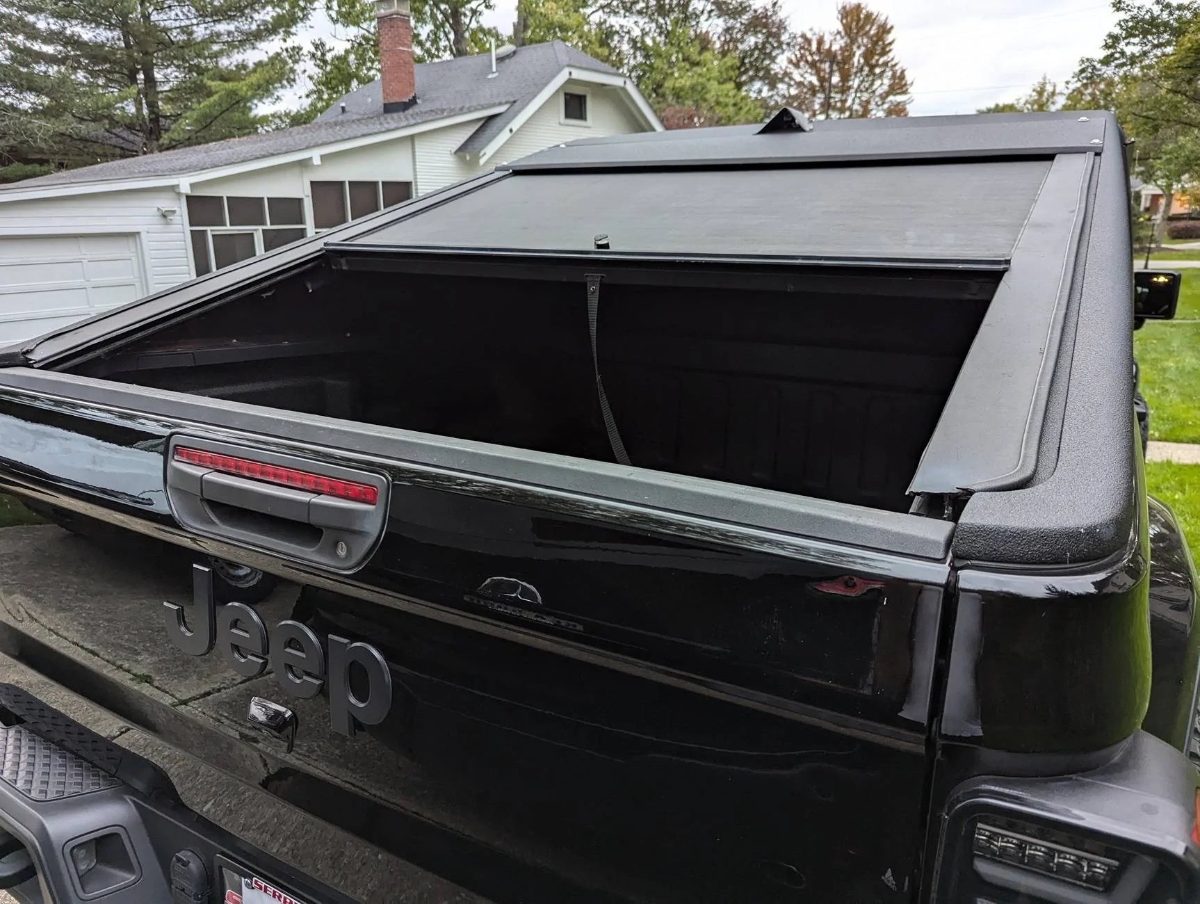 Jeep Gladiator Humvee style PZO fastback truck bed top DIY build PXL_20241007_113956432