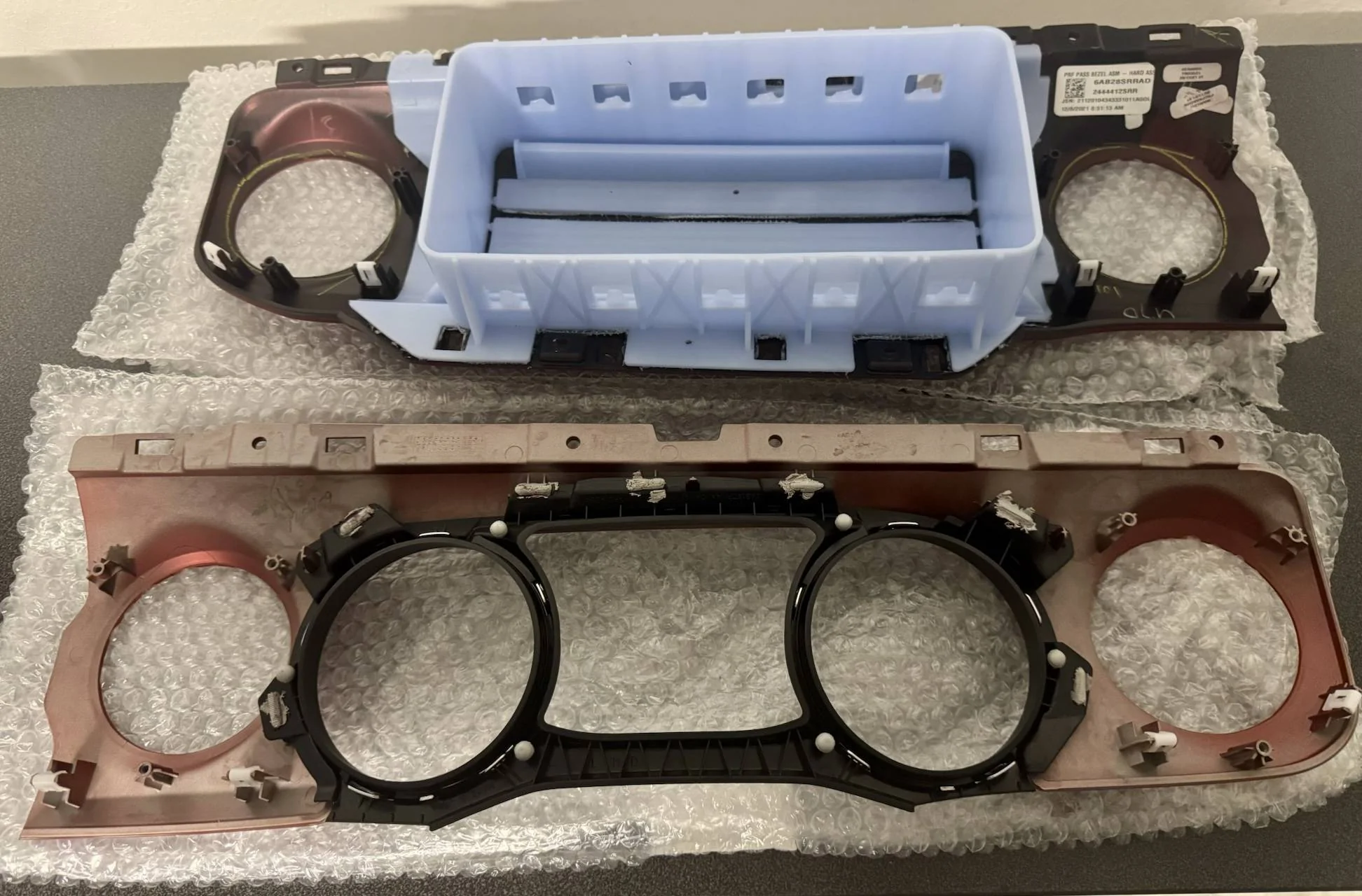 Jeep Gladiator FOR SALE JEEP GLADIATOR WRANGLER RUBICON RED DASH PANEL SET 6AB28SRRAD + 6AB21SRRAA IMG_2319.HEIC_compressed