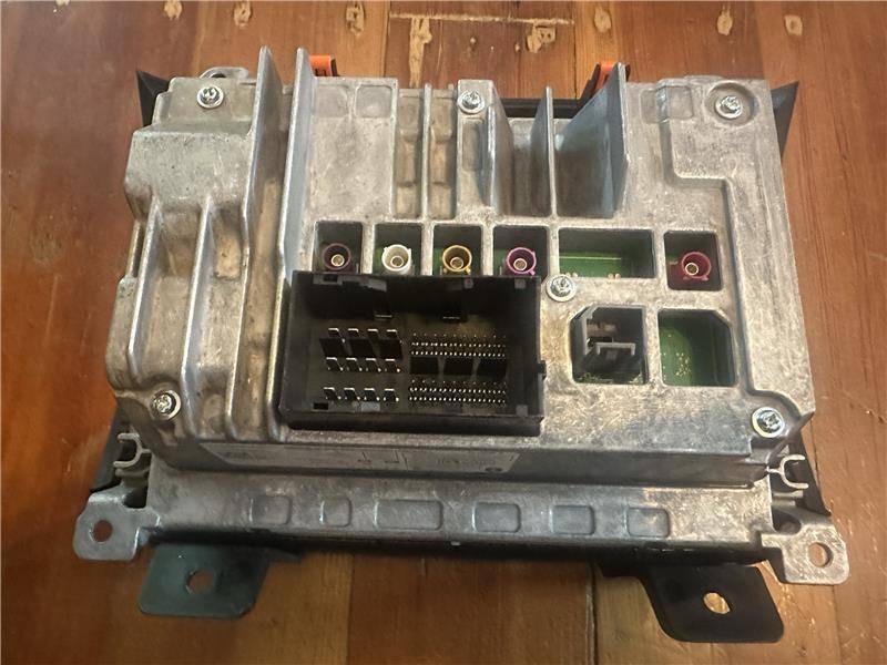 Jeep Gladiator Stock 8.4" UConnect Stereo Unit 3193e89b-cce5-4c50-8fe4-4186bb3460a2