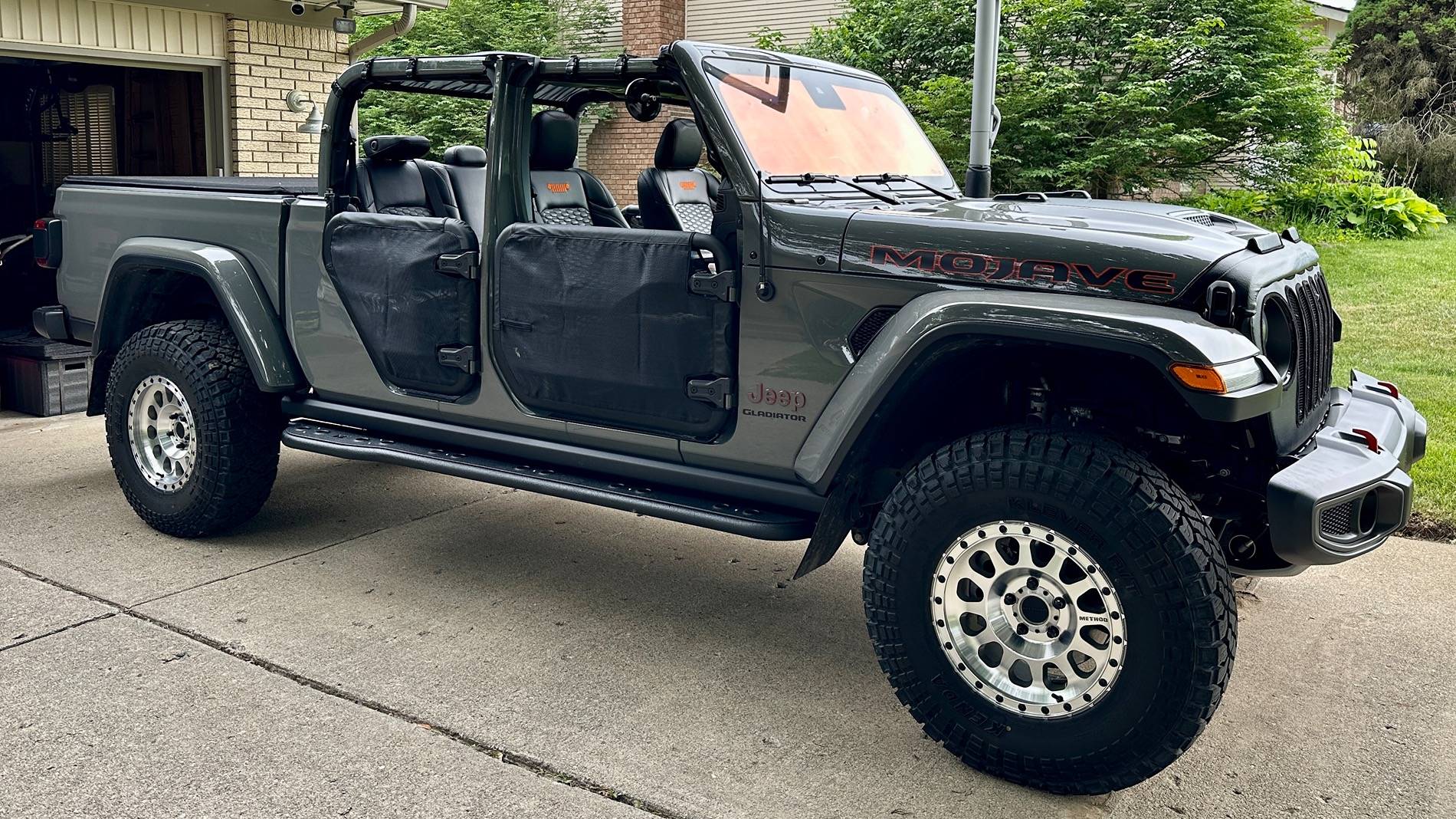 Jeep Gladiator Pics with tube doors -- post yours IMG_5752
