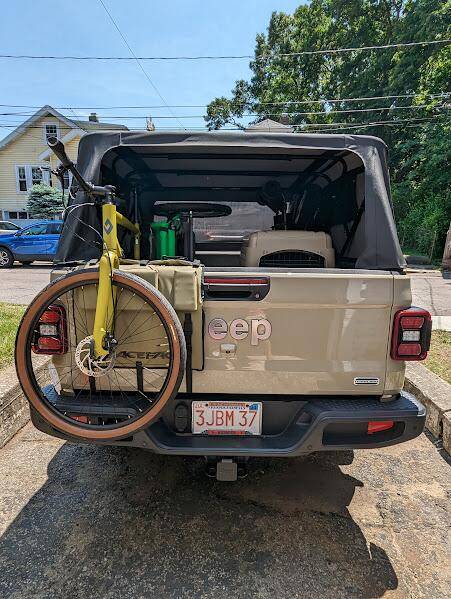 Jeep Gladiator Tailgate pad (for mountain bikes) that works for the JT? 1739372951839-q8