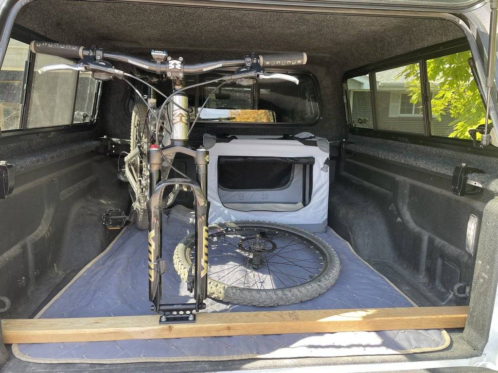 Jeep Gladiator Bed Topper / Cap; Hauling mountain bikes inside bike