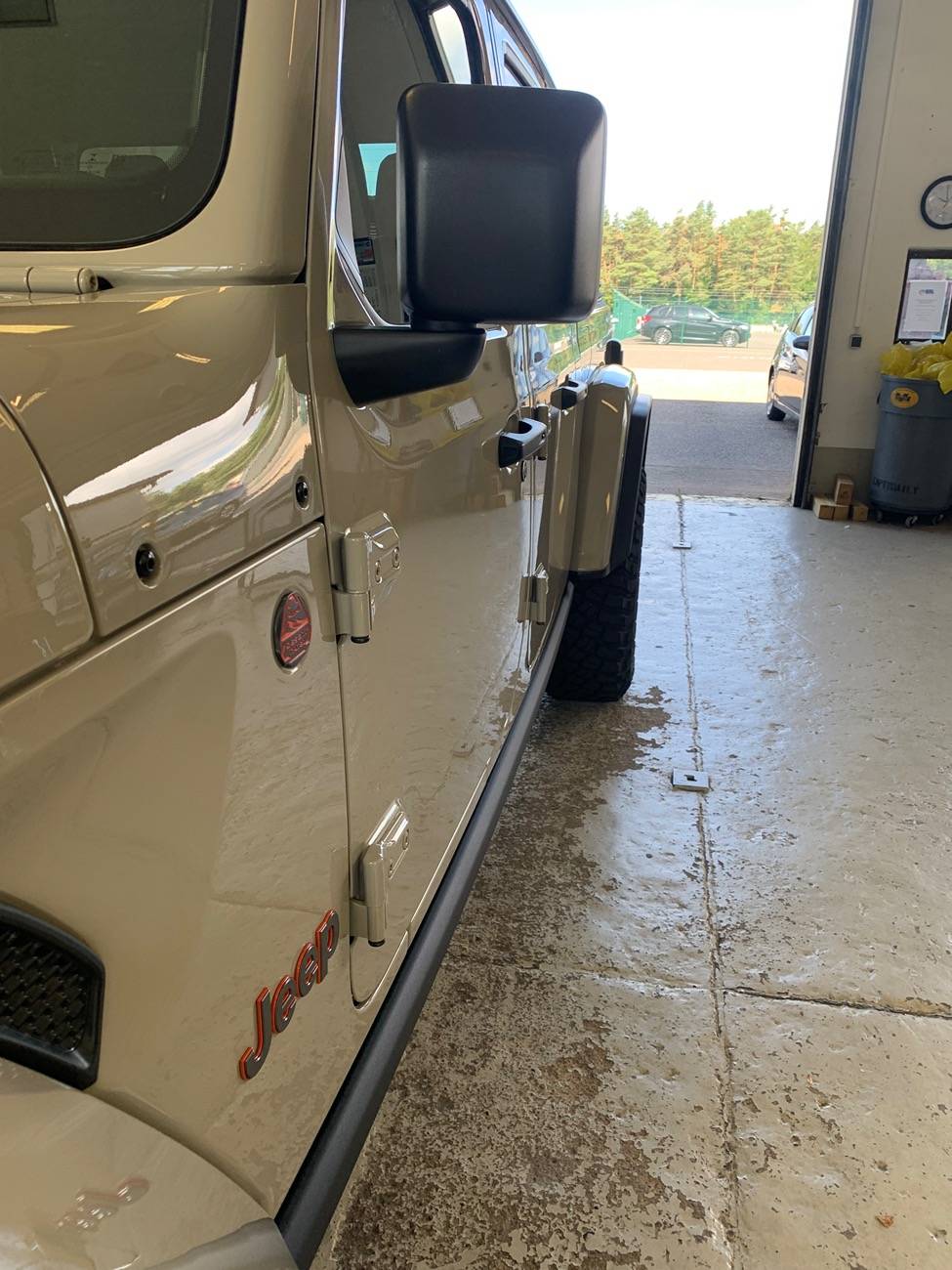 Jeep Gladiator Need Tire Help on Mojave IMG_1803