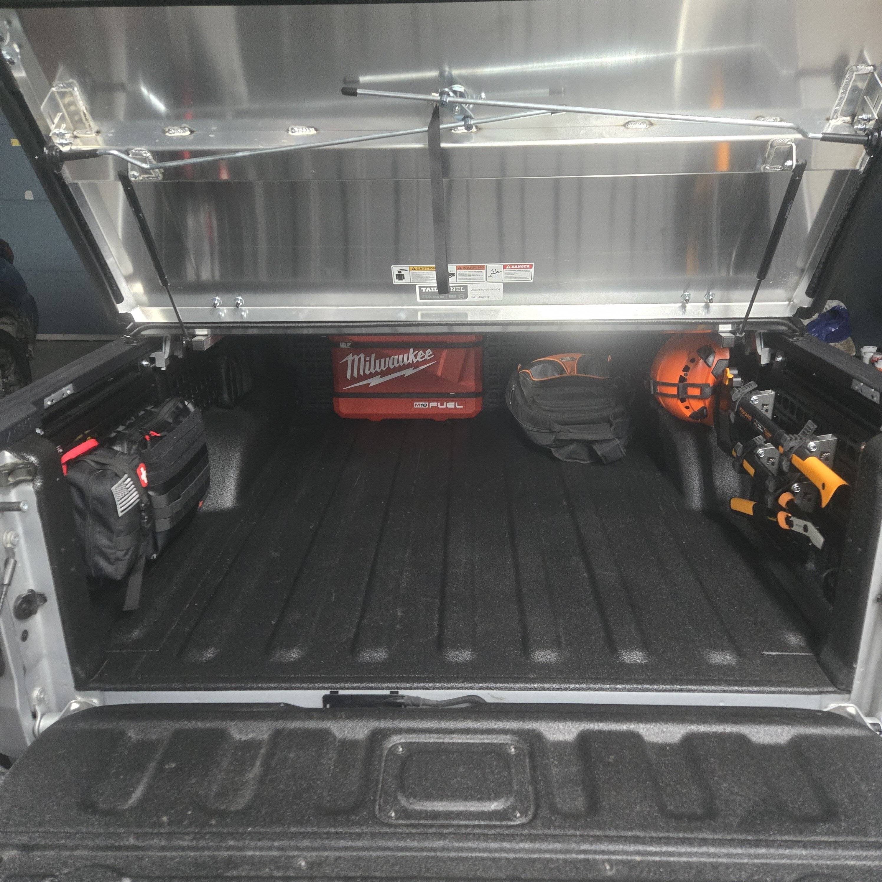 Jeep Gladiator Finished my bed setup - Diamondback SE + Builtright 20250124_174140