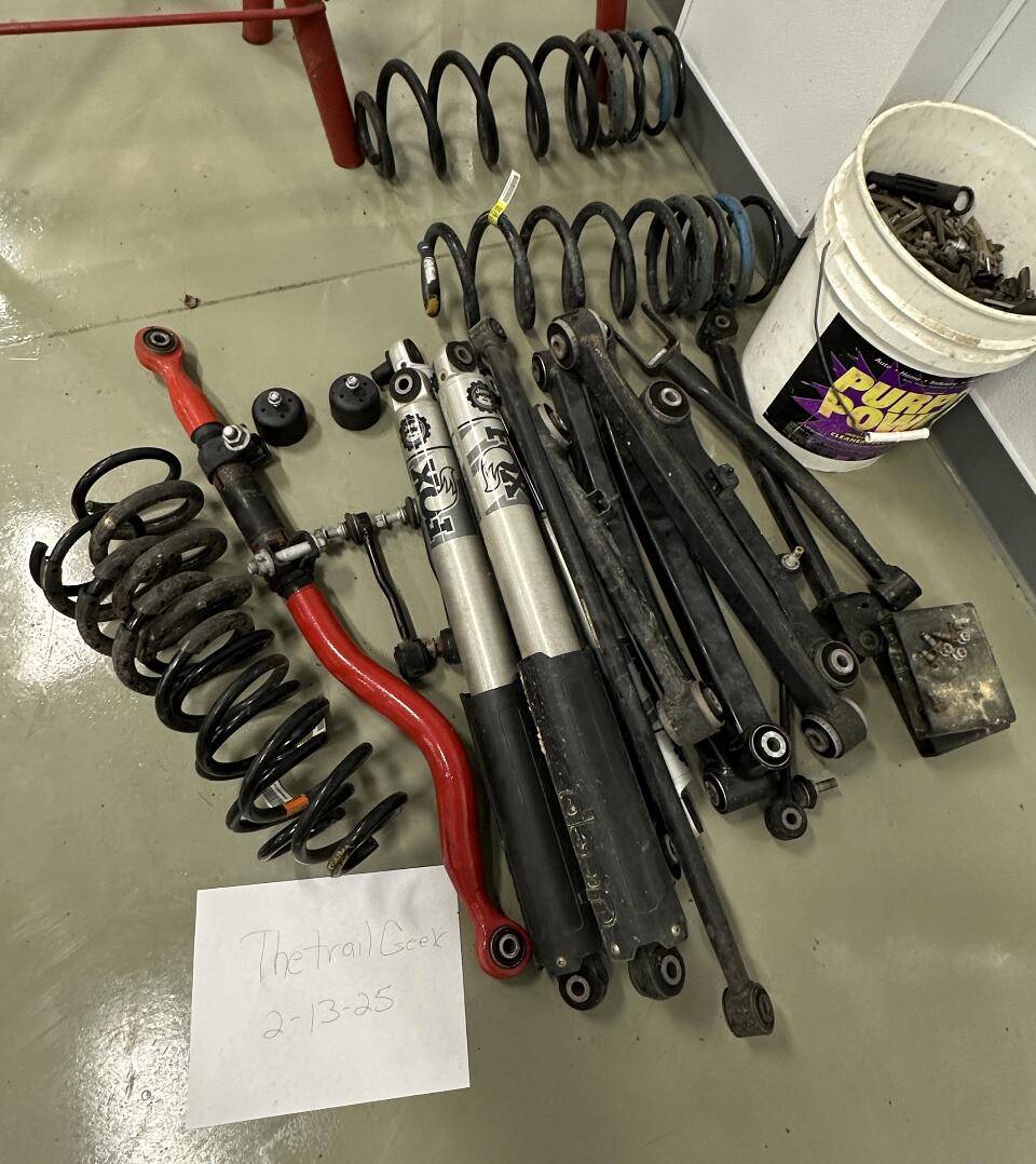 Jeep Gladiator Mopar 2" lift with Steer Smarts Front Track bar and Mopar Rear Trackbar Screenshot 2025-02-13 at 8.29.31 PM