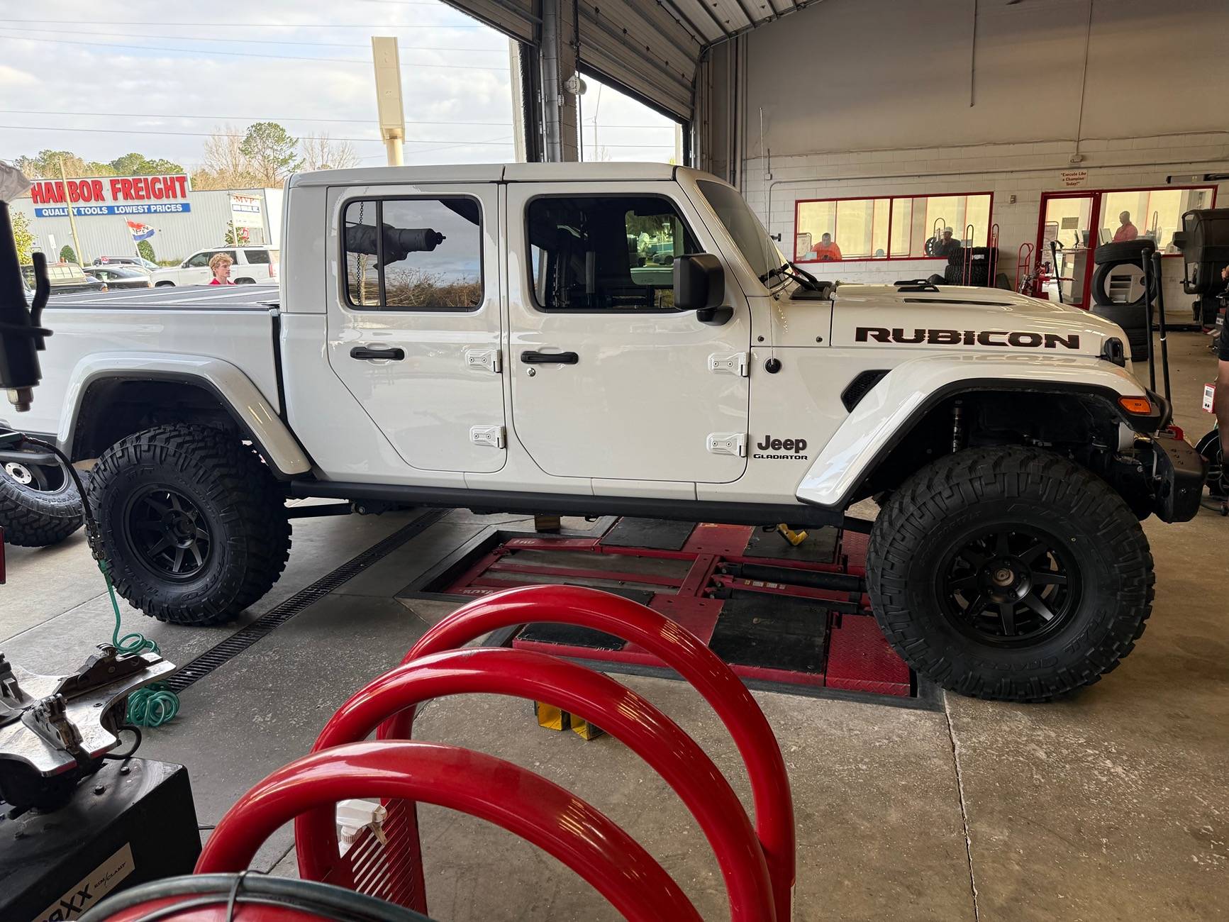 Jeep Gladiator Help me understand- It’s been a long week IMG_0419