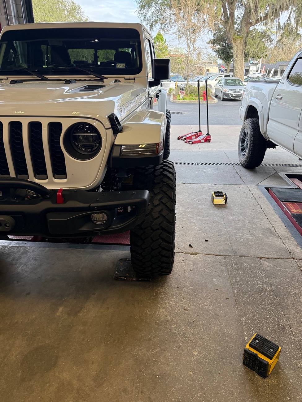 Jeep Gladiator Help me understand- It’s been a long week IMG_0418