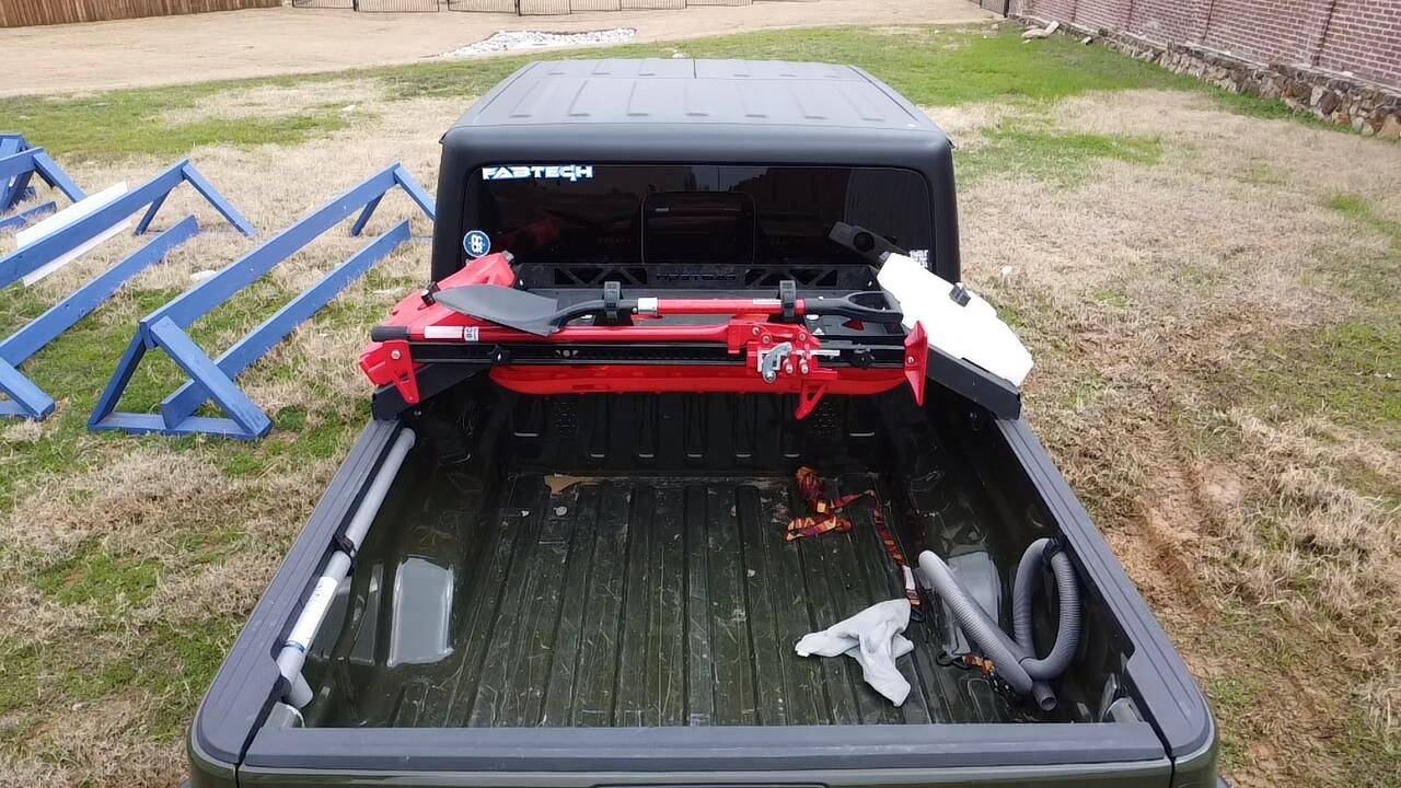 Jeep Gladiator Fabtech bed cargo rack installed 2025-02-14-13-43-00-916
