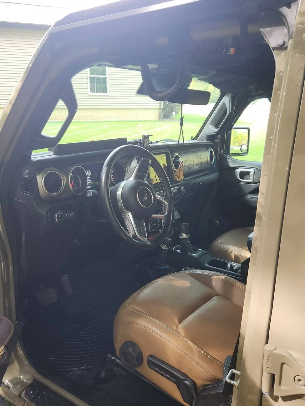 Jeep Gladiator 2020 Gladiator Rubicon - Gator Edition With Only 29,990 Miles 20231005_120856