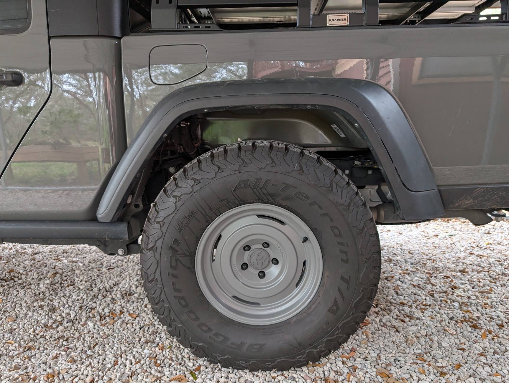 Jeep Gladiator Another Stock Mojave on 37s (Manual) 1000004111