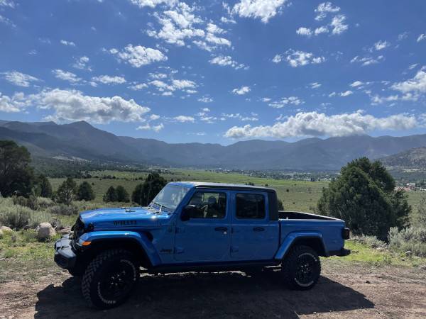 Jeep Gladiator Show Off Your Scenic Hydro Blue Photos Jeep Side.JPG