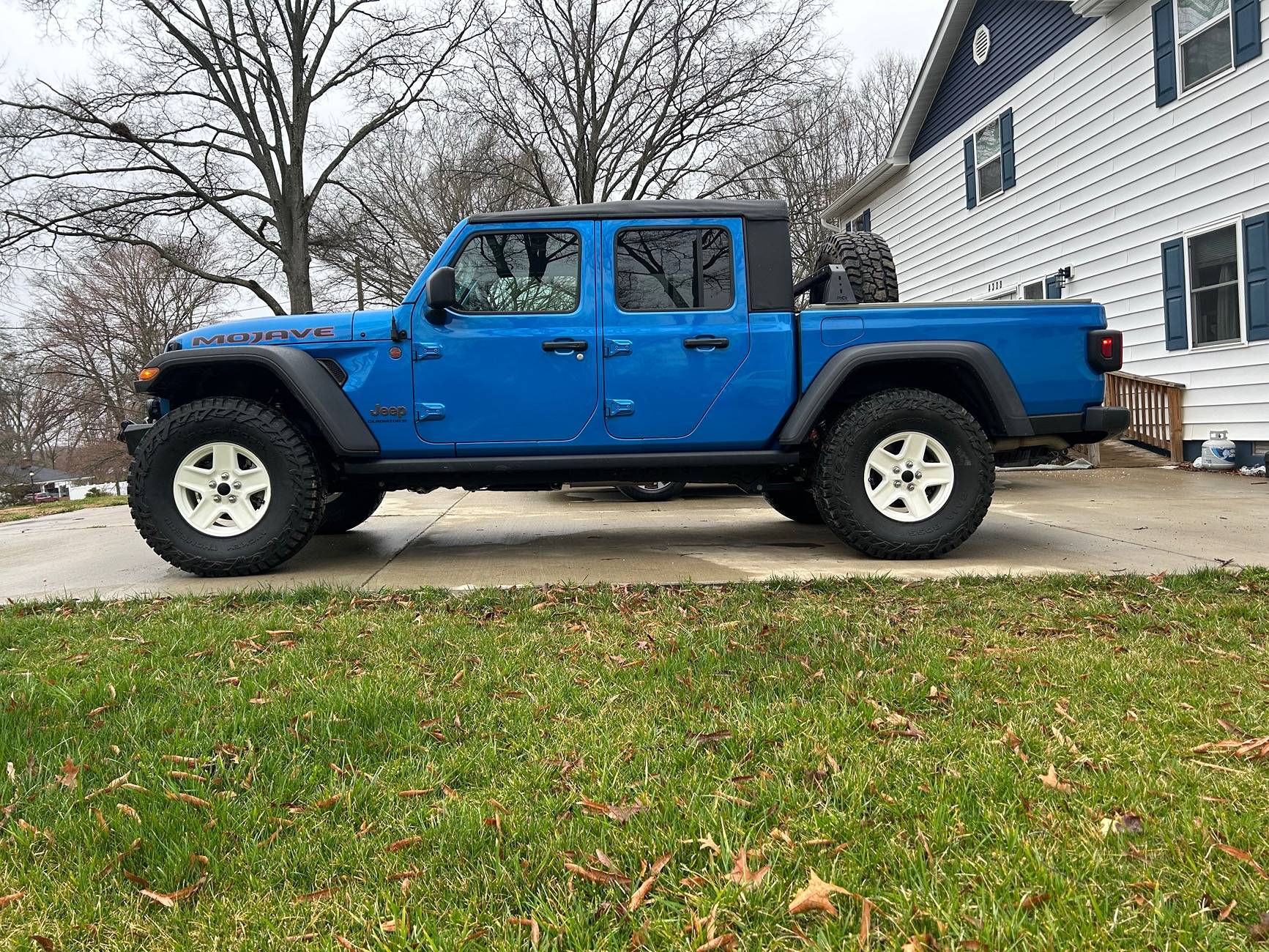 Jeep Gladiator Does this look bad? 35s vs 37s IMG_2012