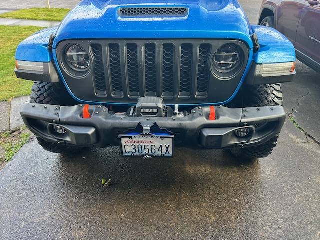 Jeep Gladiator Winch plate recommendations for Badlands Apex 12,000 with stock 2024 Rubicon X bumper IMG_3342